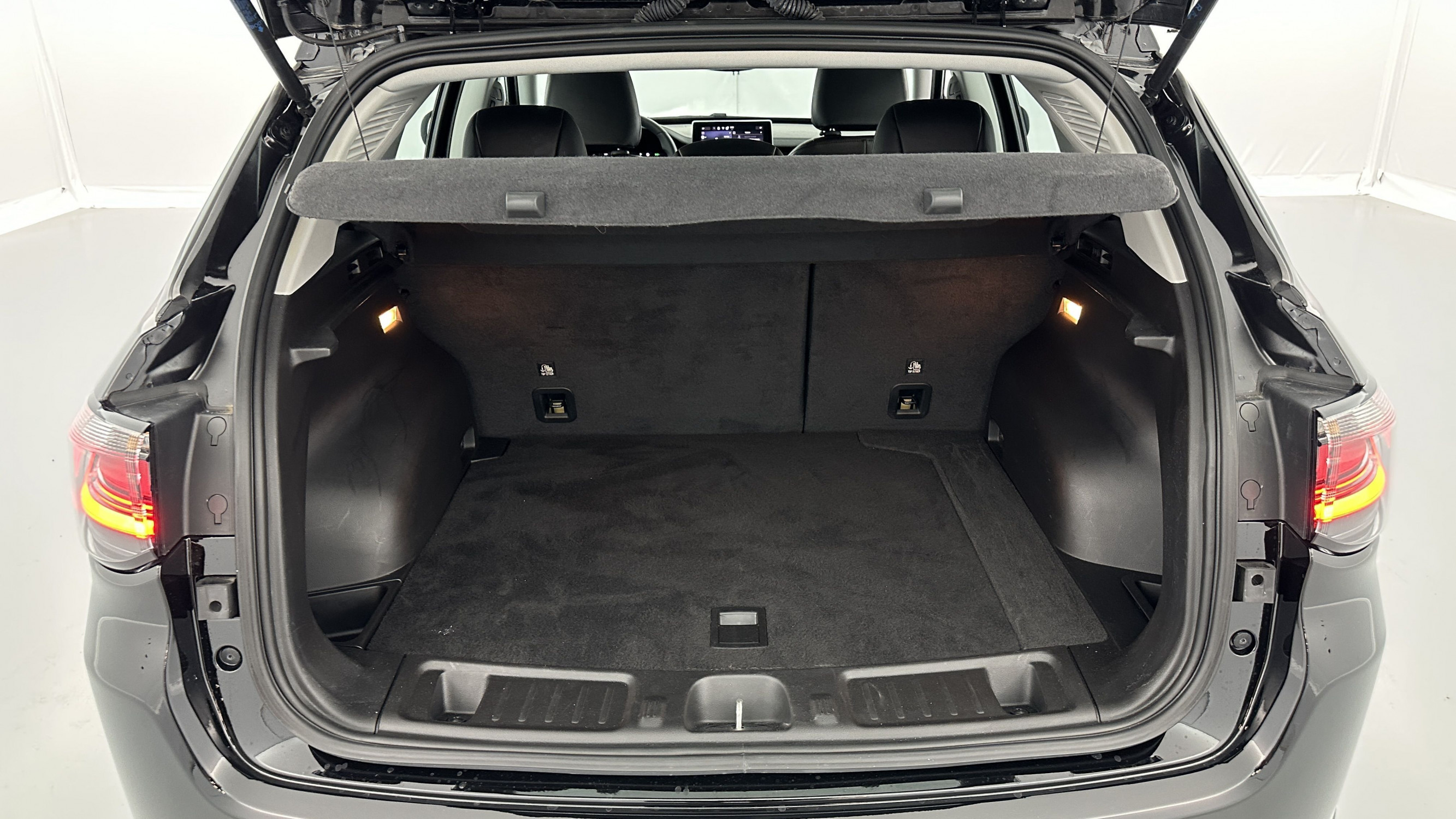 Vente en ligne Jeep Compass COMPASS II 1.3 T4 240ch PHEV 4xe Overland AT6 eAWD au prix de 27 500 €