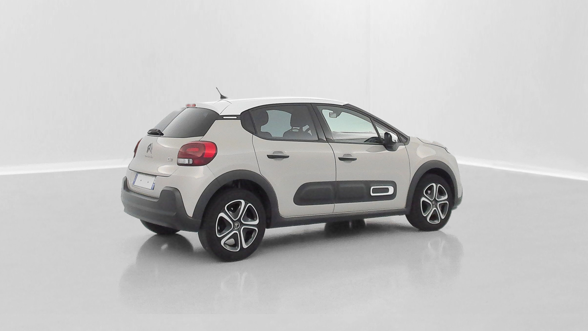 Vente en ligne Citroën C3 C3 III 1.2 PureTech 83ch Shine au prix de 16 510 €