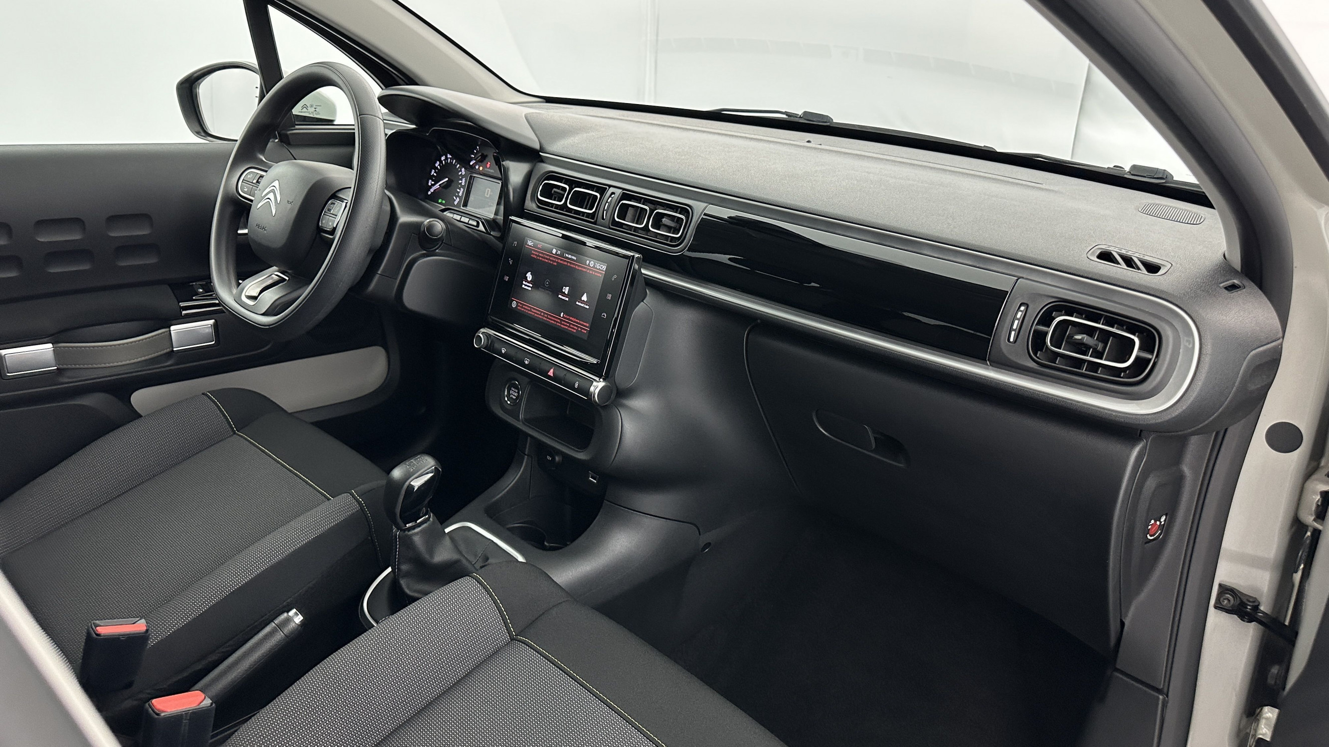 Vente en ligne Citroën C3 C3 III 1.2 PureTech 83ch Shine au prix de 16 510 €