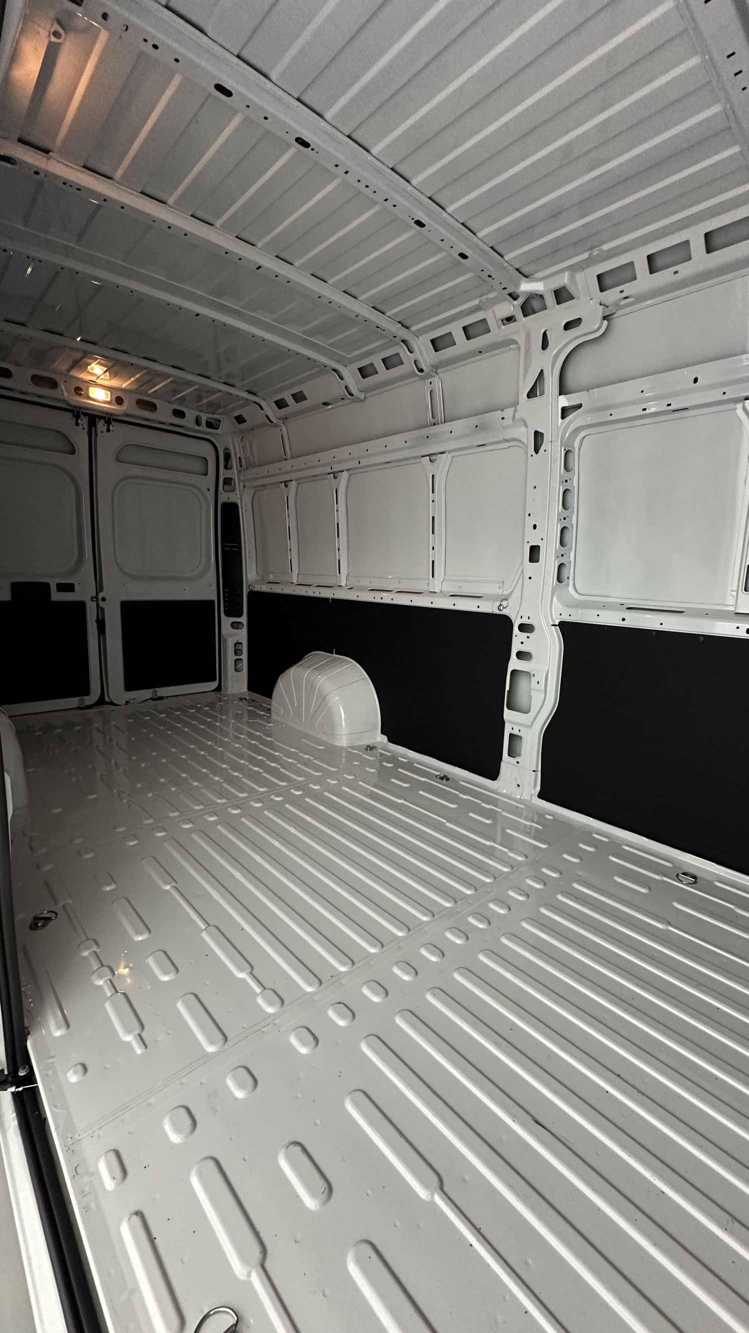 Vente en ligne Peugeot Boxer Fourgon BOXER  II L4H2 3.5 MAXI 2.2 180ch BVA8 au prix de 38 580 €