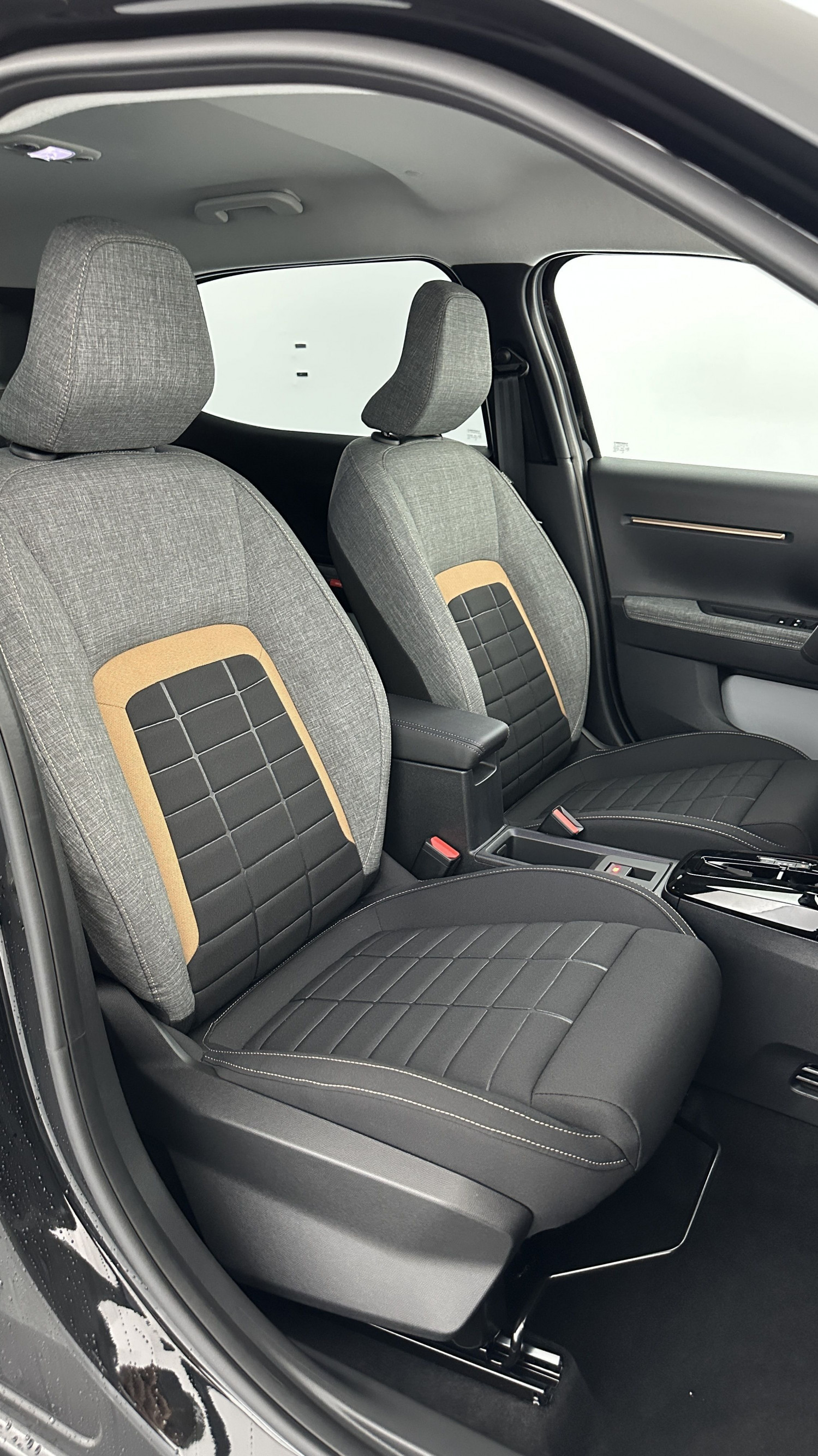 Vente en ligne Citroën C3 Aircross C3 AIRCROSS 1.2 Hybride 145ch Plus e-DCS6 au prix de 23 710 €
