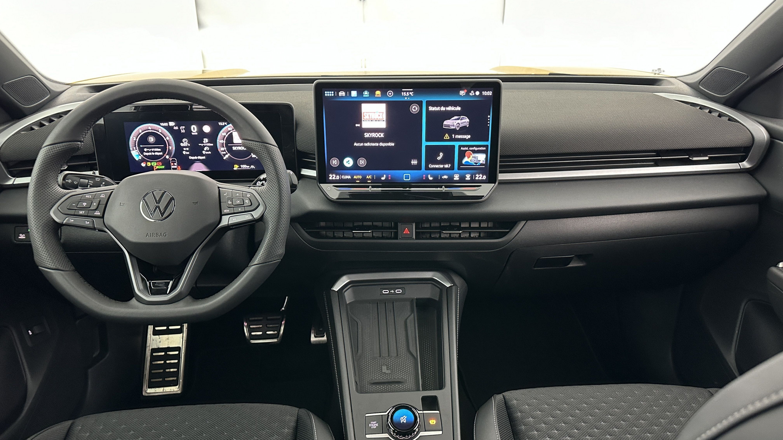 Vente en ligne Volkswagen T-Roc T-ROC 1.5 eTSI EVO2 Hybrid 150ch R-Line DSG7 au prix de 37 600 €
