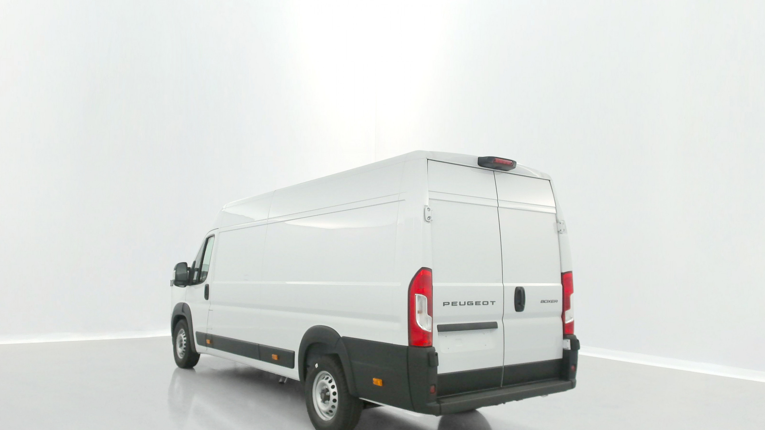 Vente en ligne Peugeot Boxer Fourgon BOXER  II L4H2 3.5 MAXI 2.2 180ch BVA8 au prix de 38 580 €