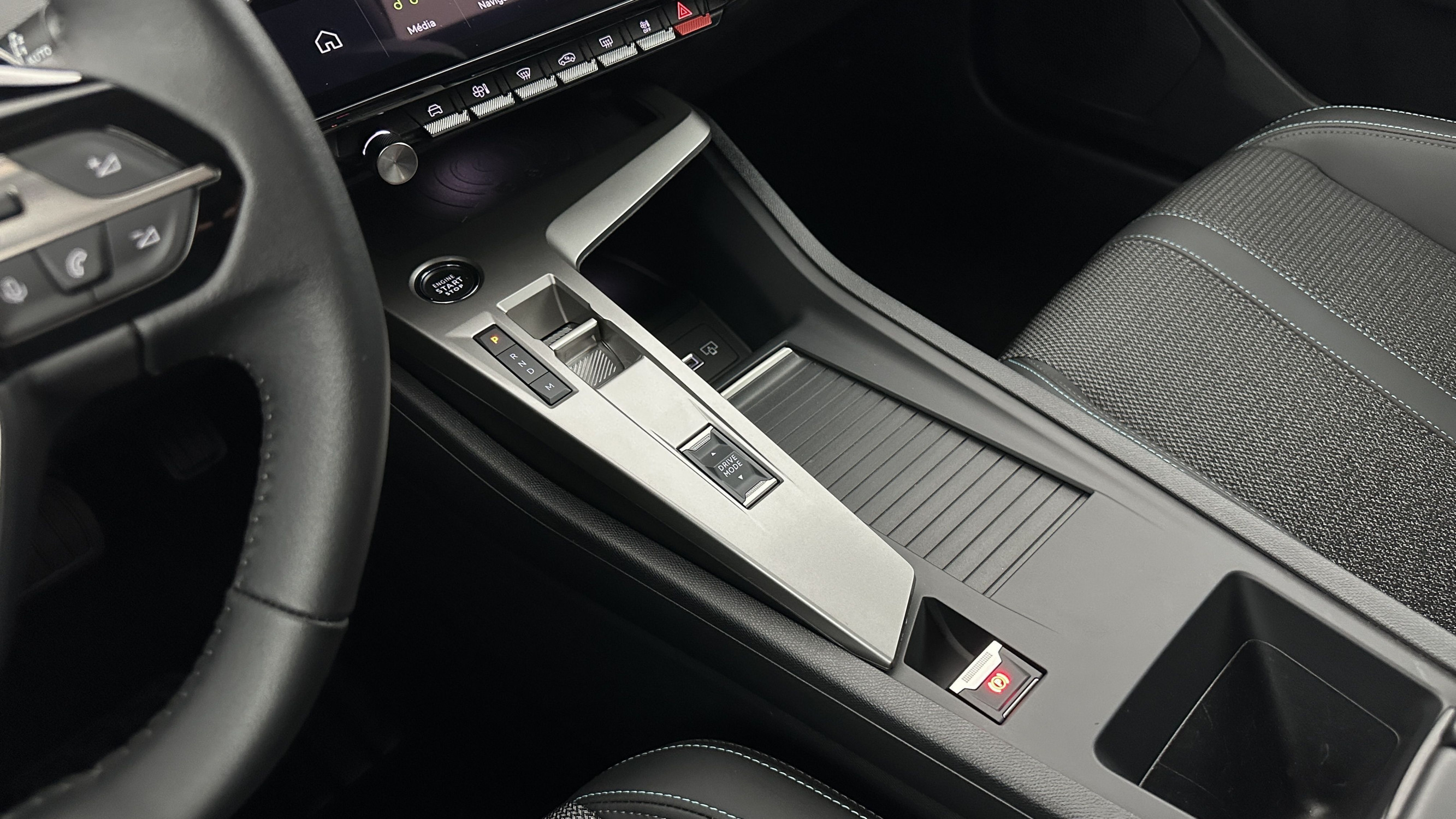 Vente en ligne Peugeot 308 308 1.2 Hybrid 136ch Allure e-DCS6 au prix de 24 710 €