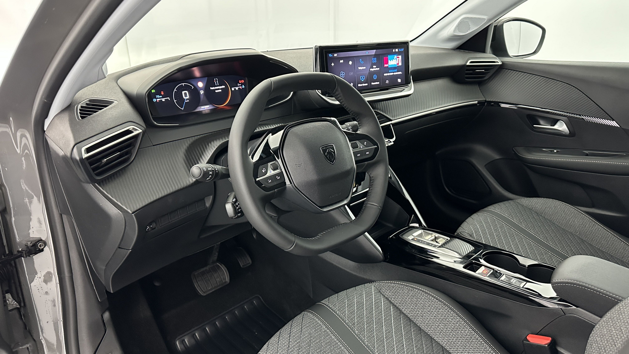 Vente en ligne Peugeot 208 208 1.2 Hybrid 110ch Allure e-DCS6 au prix de 22 400 €