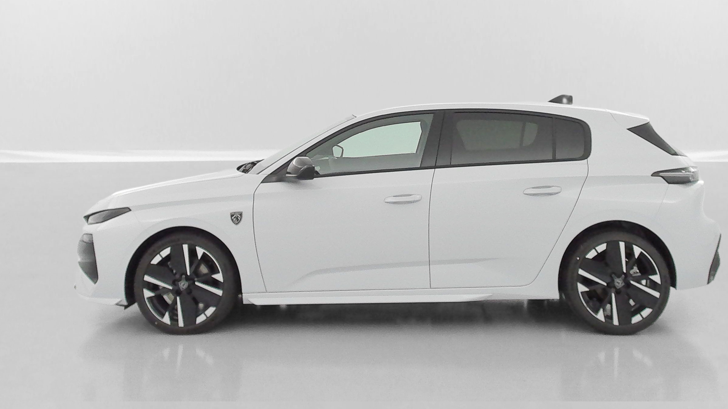 Vente en ligne Peugeot 308 308 III(2) 1.2 Hybrid 145ch GT e-DCS6 au prix de 29 710 €