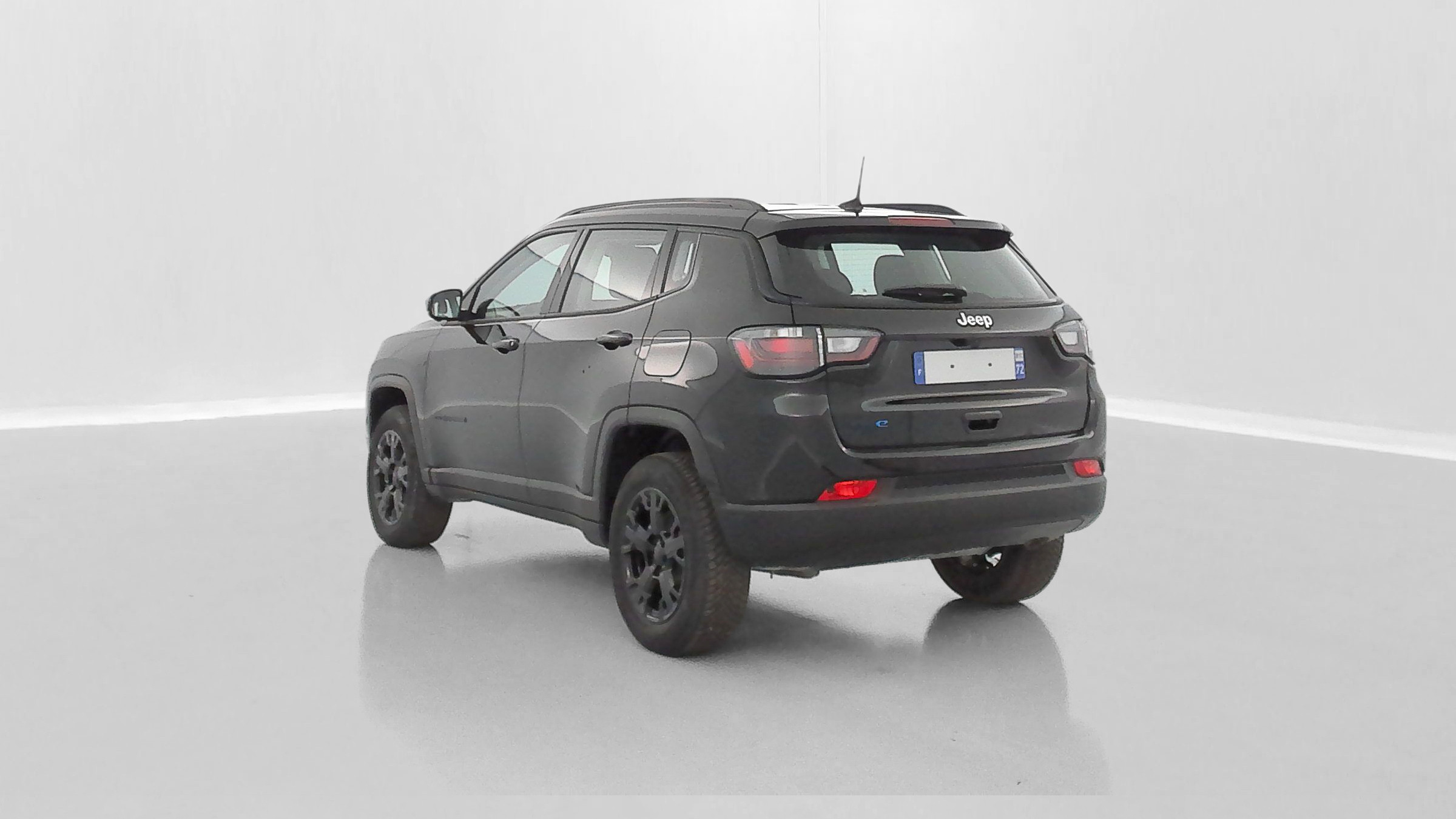 Vente en ligne Jeep Compass COMPASS II 1.3 T4 240ch PHEV 4xe Overland AT6 eAWD au prix de 27 500 €