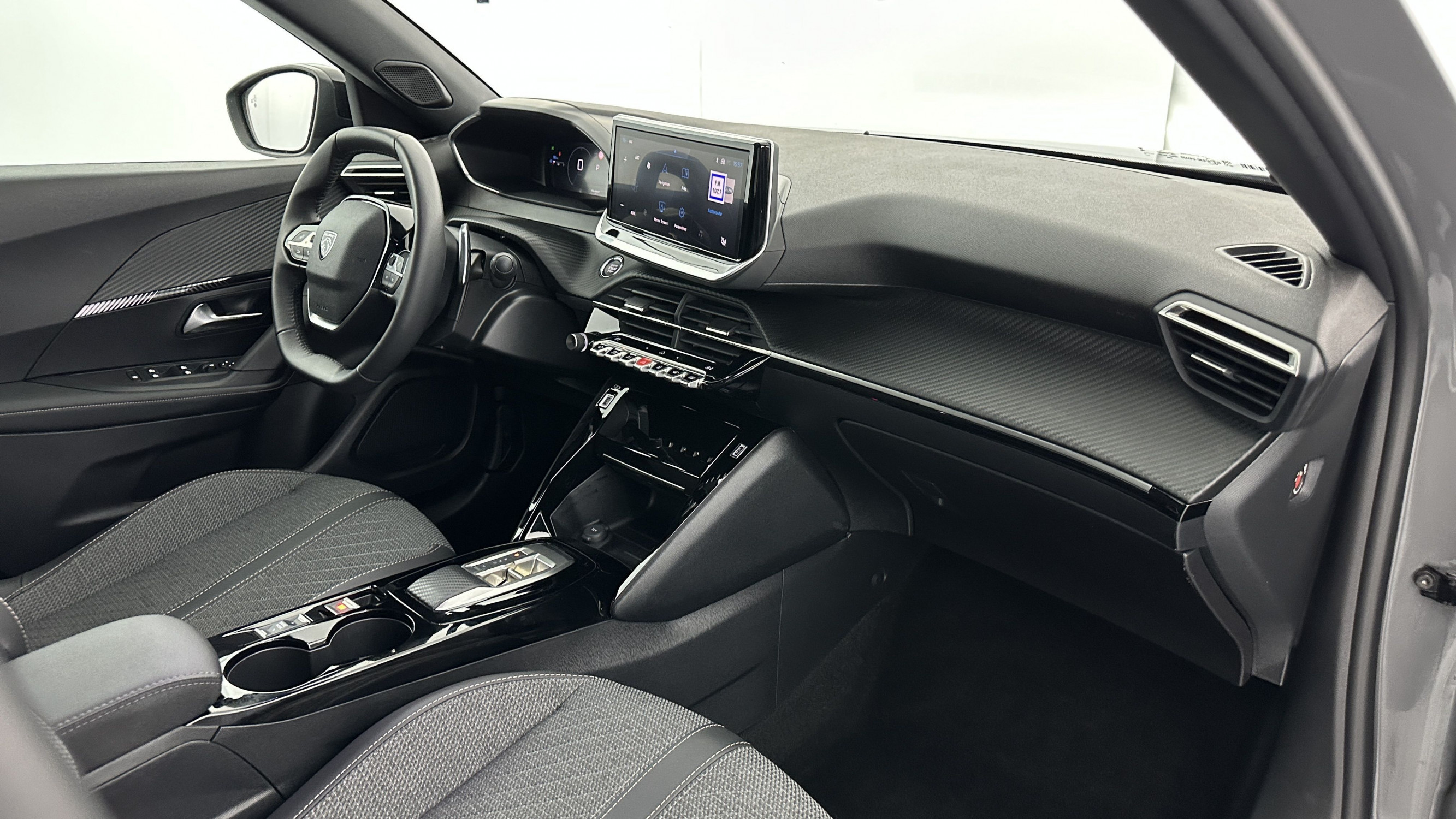 Vente en ligne Peugeot 2008 2008 II 1.2 Hybrid 145ch Allure e-DCS6  au prix de 25 010 €