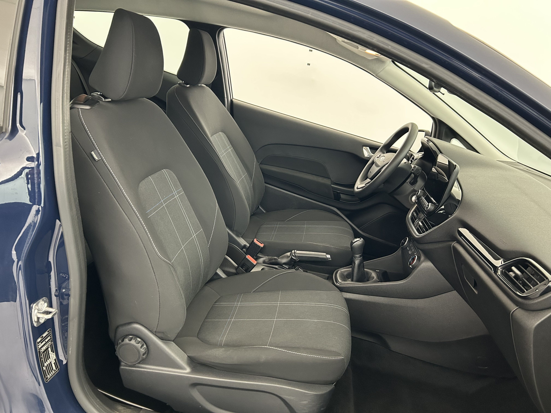 Vente en ligne Ford Fiesta 1.1 85ch Cool & Connect 3p + Radars de recul au prix de 9 780 €