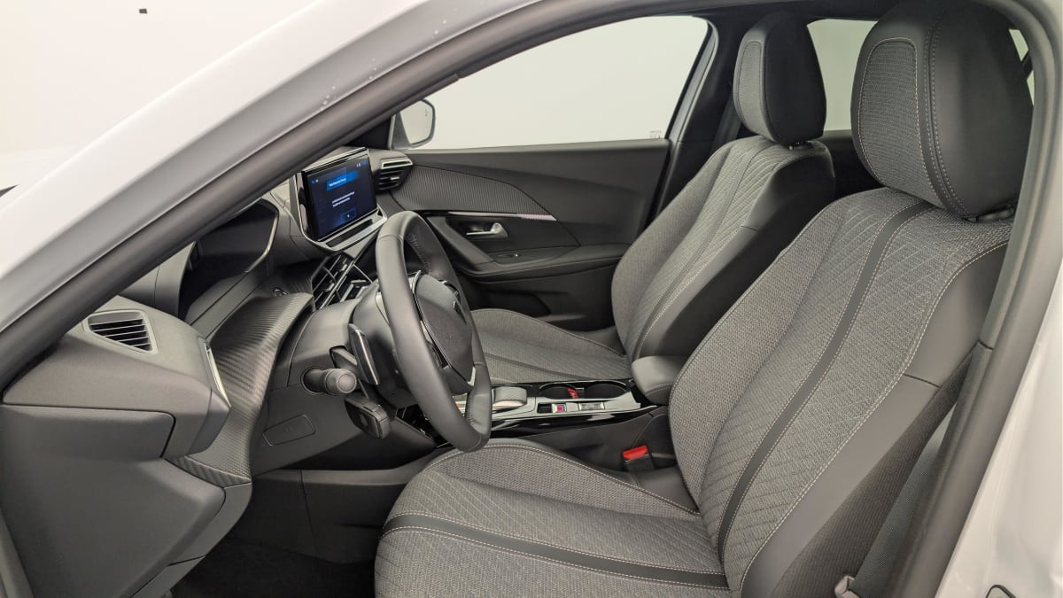 Vente en ligne Peugeot 2008 Hybrid 145 e-DCS6 Allure au prix de 23 360 €