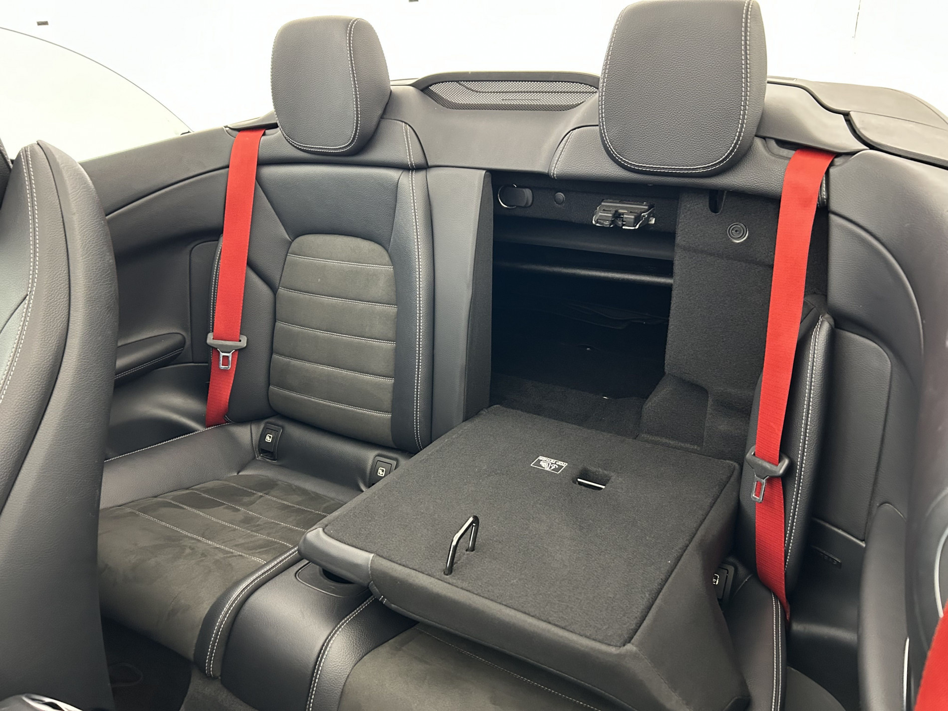 Vente en ligne Mercedes Classe C 220 d 194ch AMG Line 9G-Tronic + Attelage au prix de 29 980 €