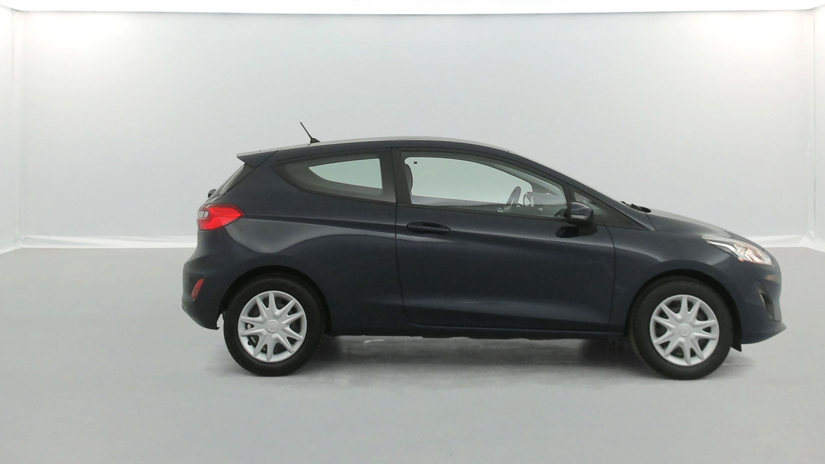 Vente en ligne Ford Fiesta 1.1 85ch Cool & Connect 3p + Radars de recul au prix de 9 780 €