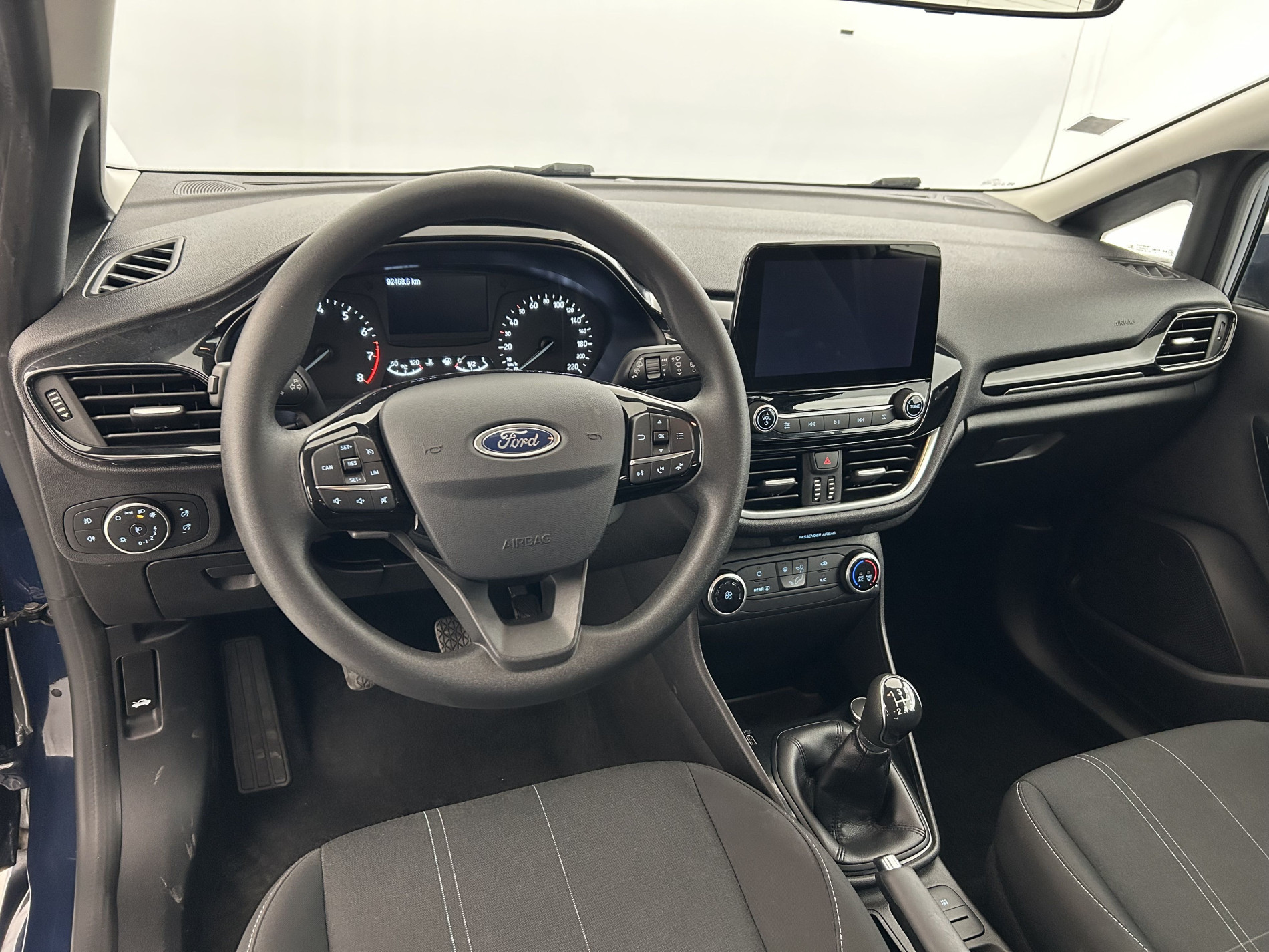 Vente en ligne Ford Fiesta 1.1 85ch Cool & Connect 3p + Radars de recul au prix de 9 780 €