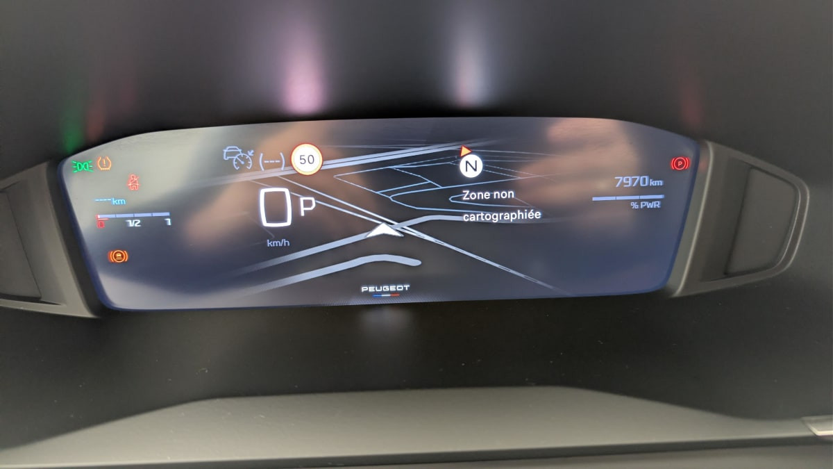 Vente en ligne Peugeot 2008 Hybrid 145 e-DCS6 Allure au prix de 23 360 €