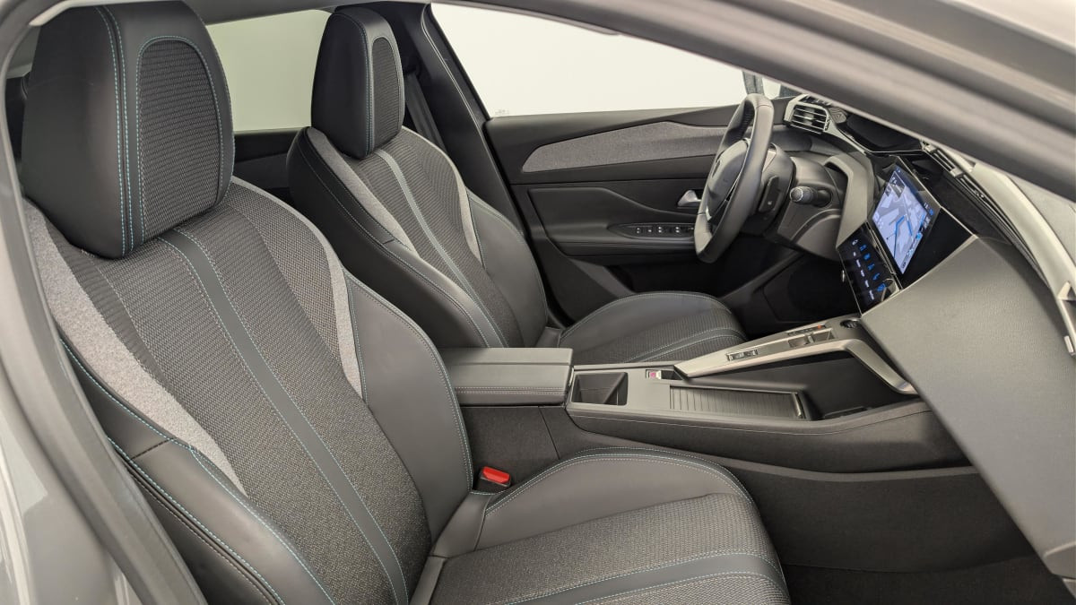 Vente en ligne Peugeot 408 Hybrid 145 e-DCS6 Allure au prix de 25 420 €