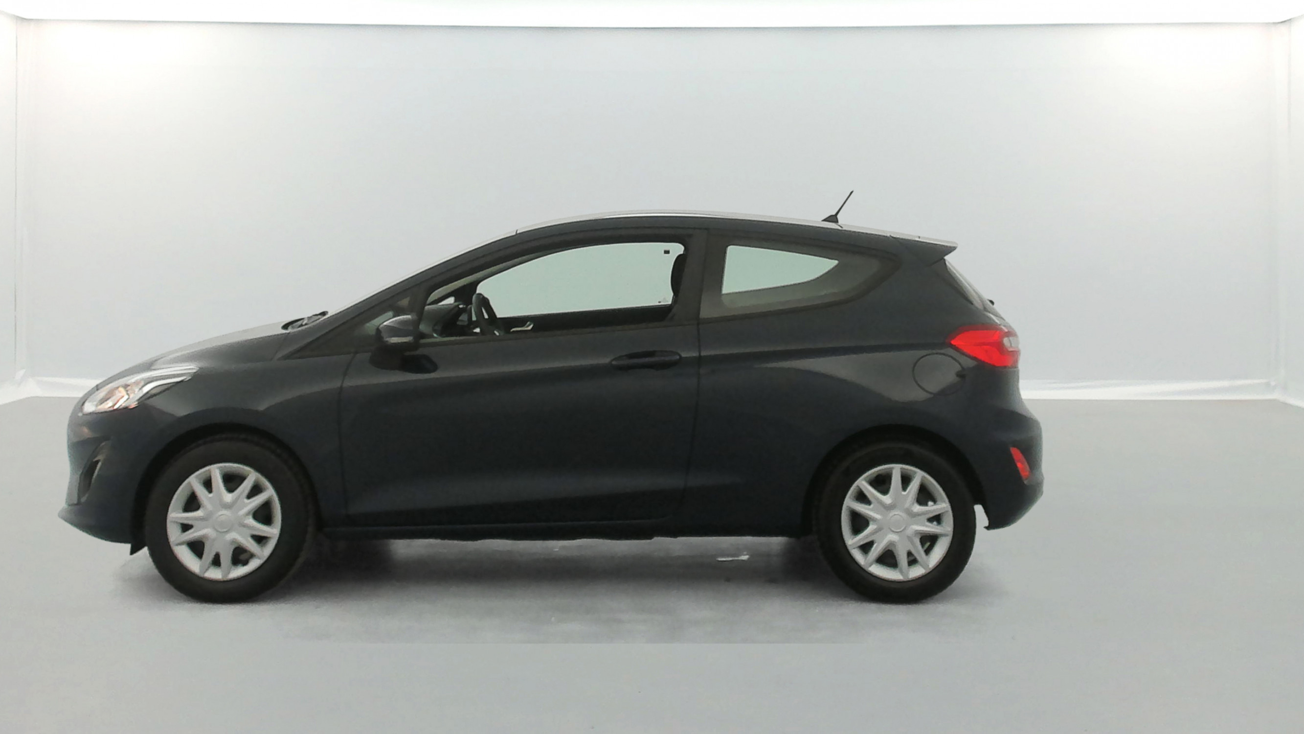Vente en ligne Ford Fiesta 1.1 85ch Cool & Connect 3p + Radars de recul au prix de 9 780 €