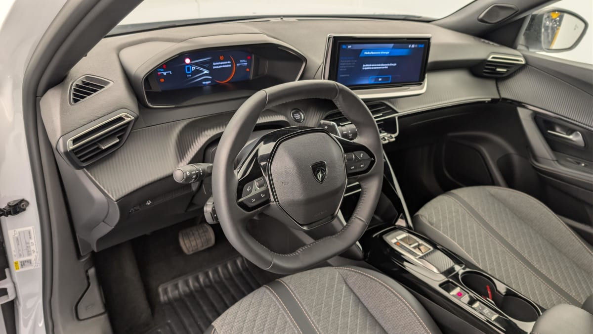 Vente en ligne Peugeot 2008 Hybrid 145 e-DCS6 Allure au prix de 23 360 €