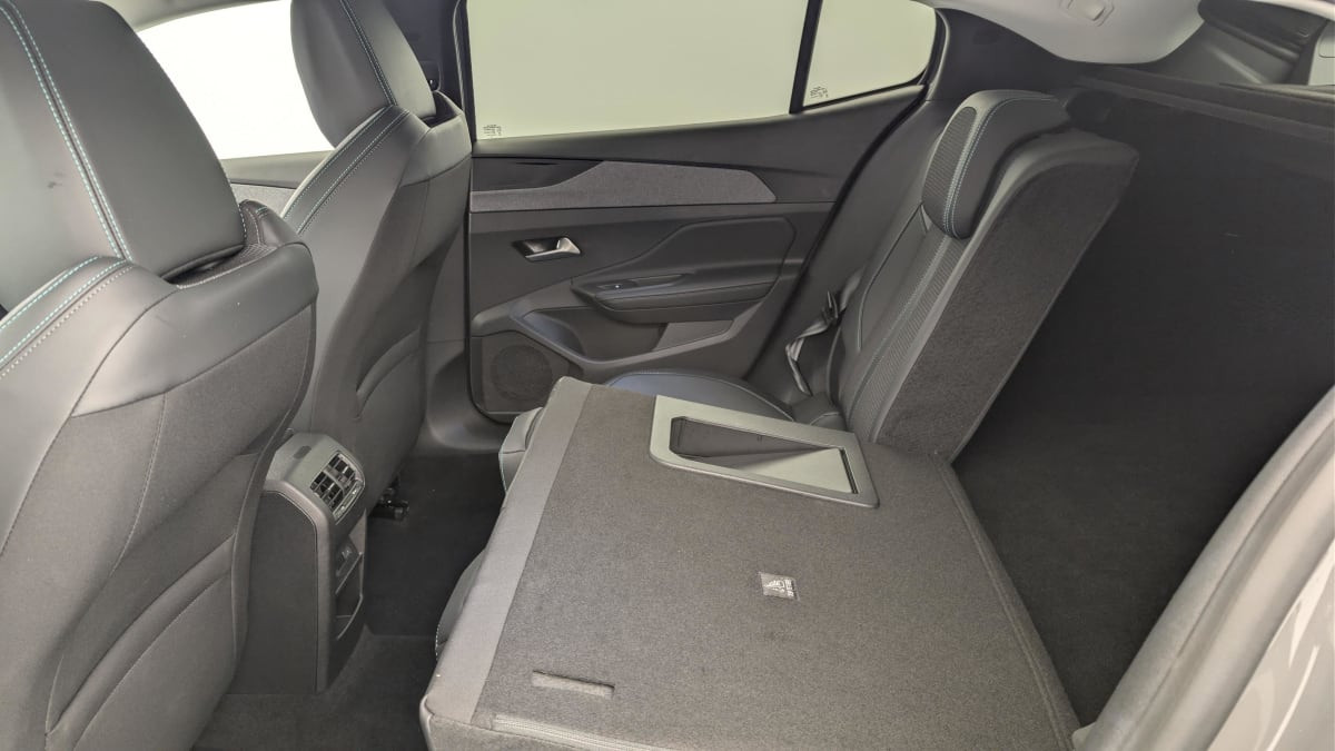 Vente en ligne Peugeot 408 Hybrid 145 e-DCS6 Allure au prix de 25 420 €