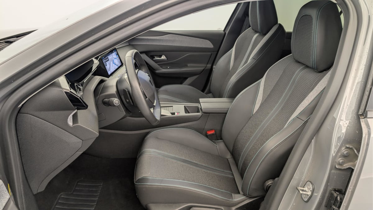 Vente en ligne Peugeot 408 Hybrid 145 e-DCS6 Allure au prix de 25 420 €