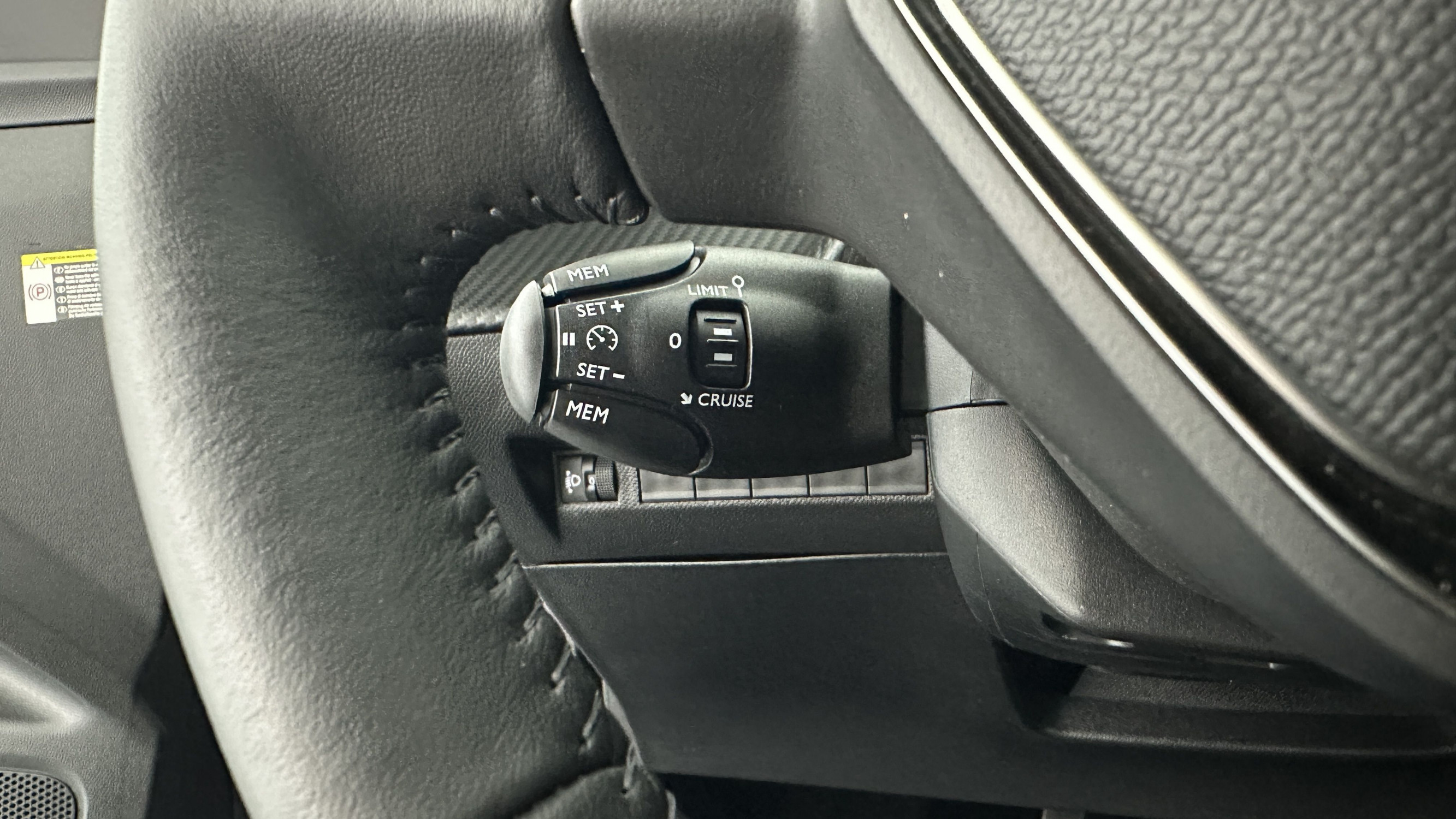 Vente en ligne Peugeot 2008 2008 1.2 PureTech 100ch Allure au prix de 20 110 €