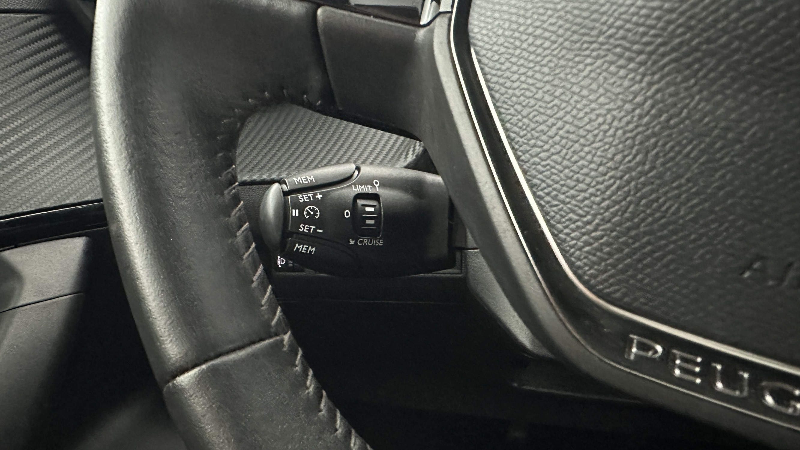 Vente en ligne Peugeot 2008 2008 1.2 PureTech 130ch Allure au prix de 20 110 €