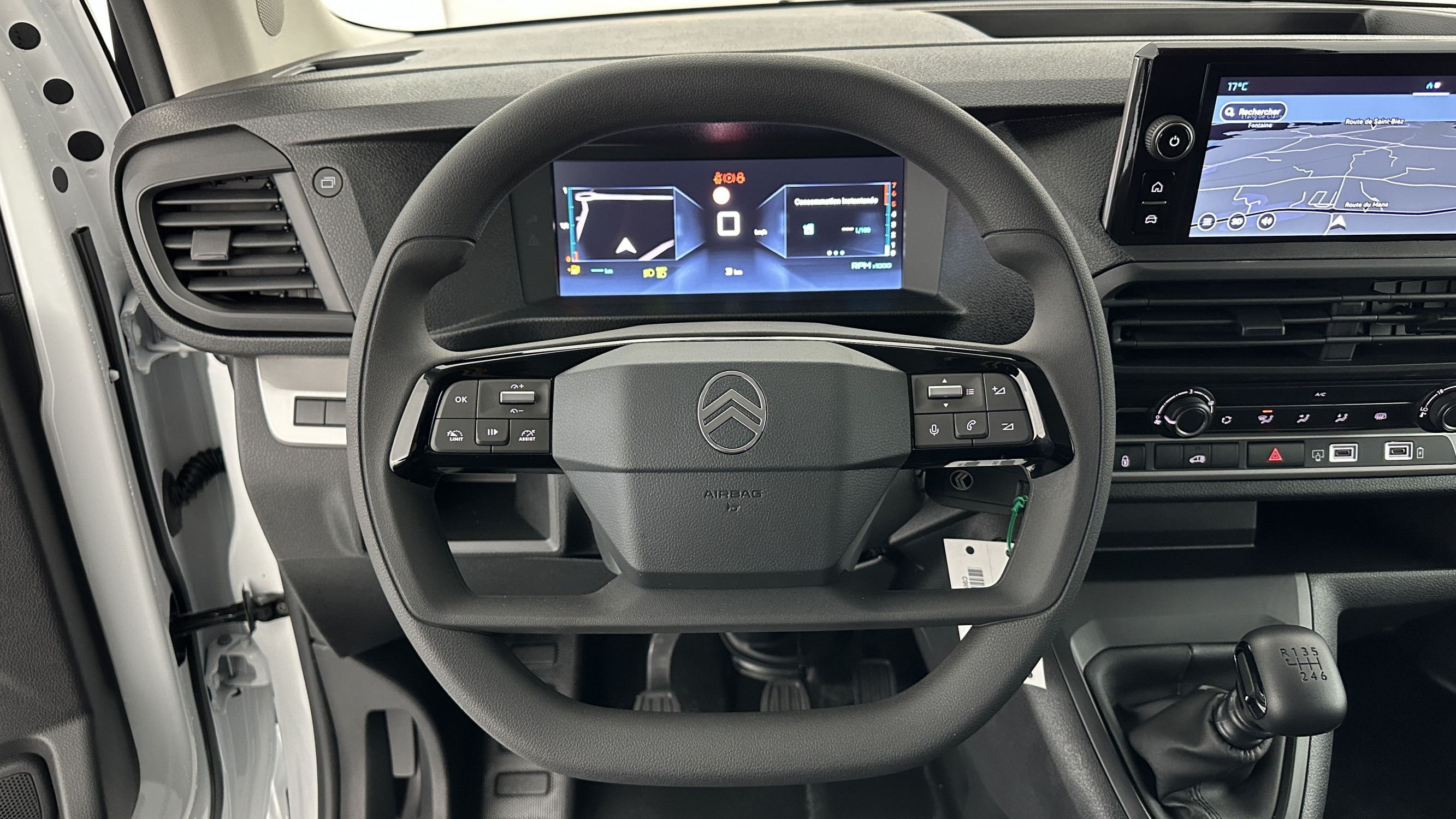 Vente en ligne Citroën Jumpy Fourgon JUMPY M 2.0 BlueHDi 145ch au prix de 29 340 €