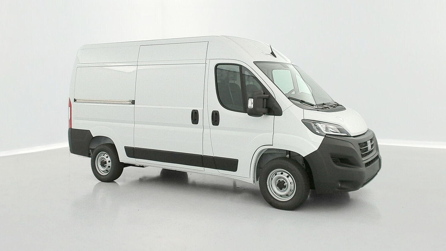 Vente en ligne Fiat Ducato Fourgon DUCATO III 3.5 MH2 H3-Power 140ch au prix de 30 300 €