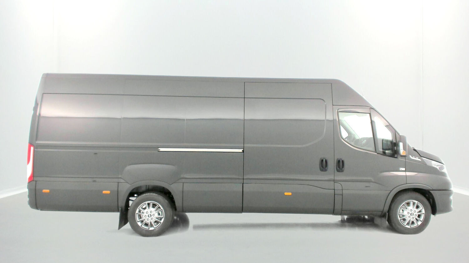 Vente en ligne Iveco Daily DAILY 35S16A8 4100 2.3 156ch 16m³ Hi-Matic au prix de 45 920 €