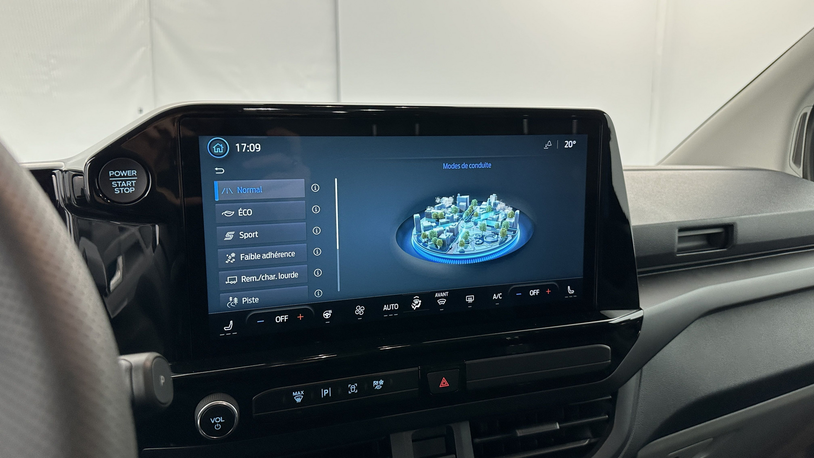 Vente en ligne Ford Transit Custom TRANSIT CUSTOM 320 L2H1 2.0 EcoBlue 170ch MS-RT BVA8 AWD au prix de 67 740 €