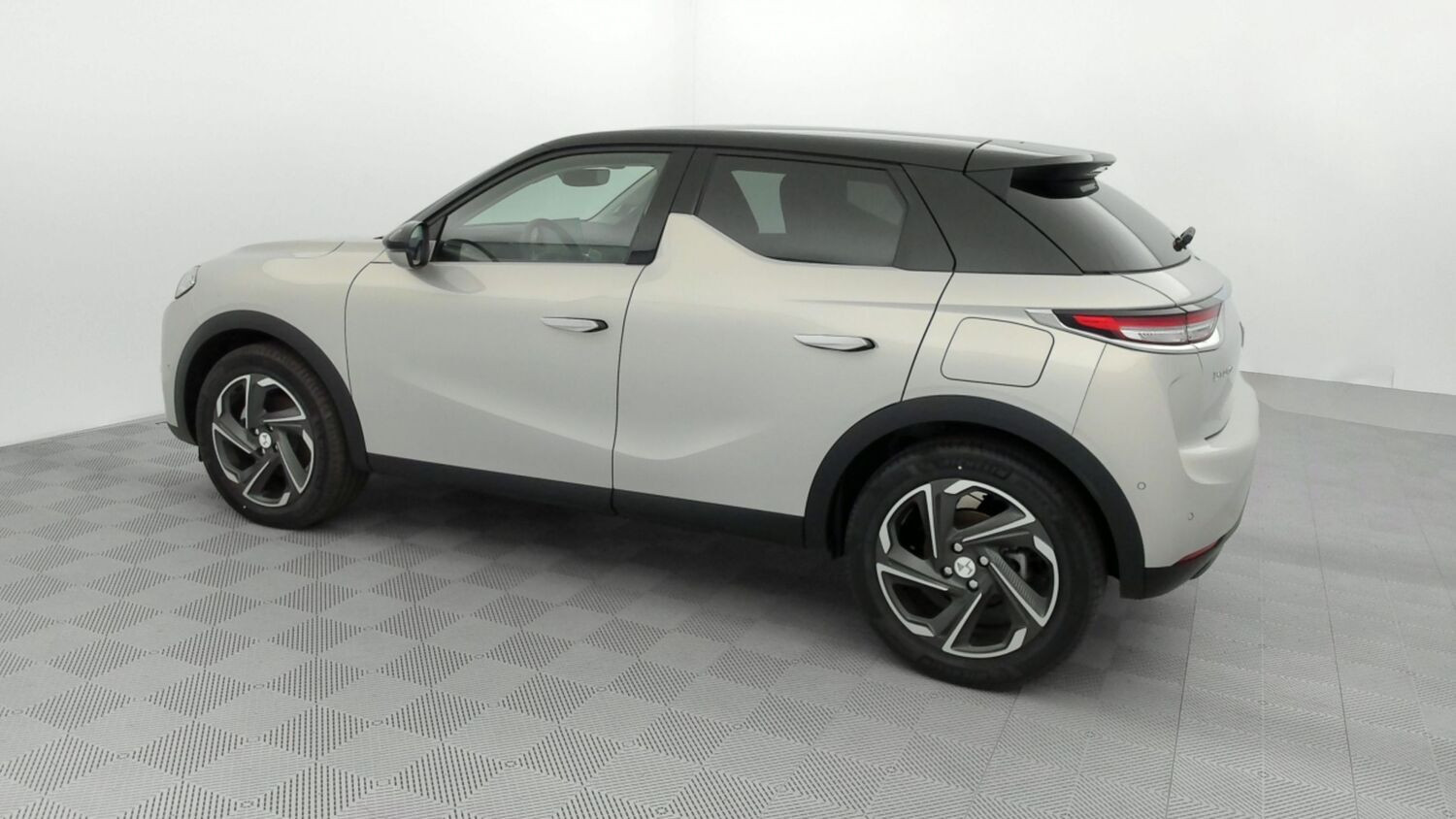 Vente en ligne Ds Ds3 Crossback DS3 CROSSBACK E-Tense Rivoli 136ch au prix de 31 100 €