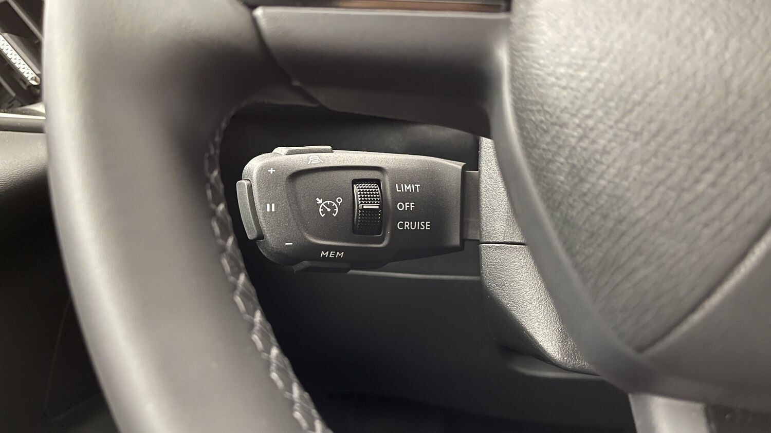 Vente en ligne Ds Ds3 Crossback DS3 CROSSBACK E-Tense Rivoli 136ch au prix de 31 100 €