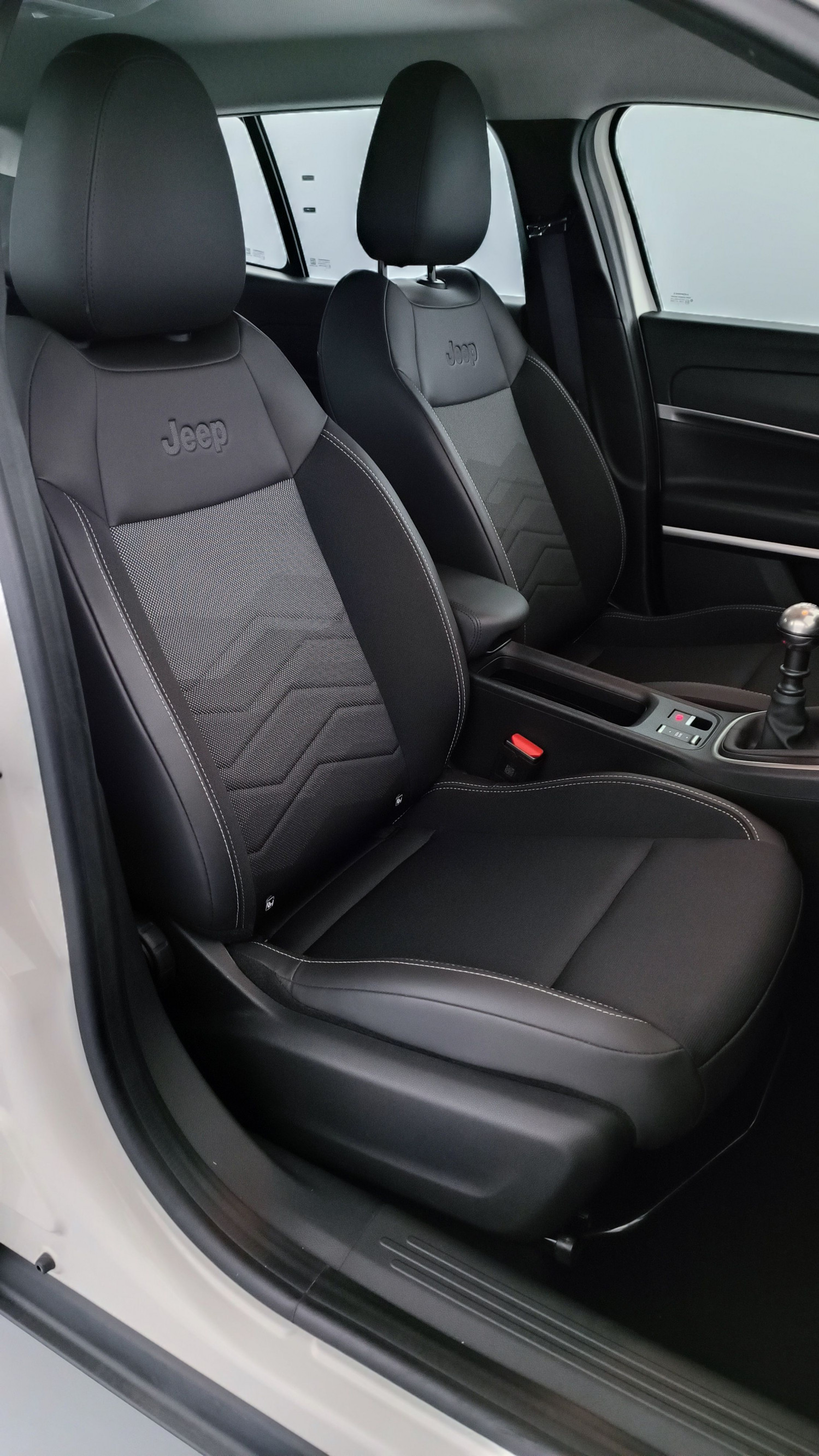 Vente en ligne Jeep Avenger AVENGER 1.2 T3 100ch Altitude au prix de 21 200 €