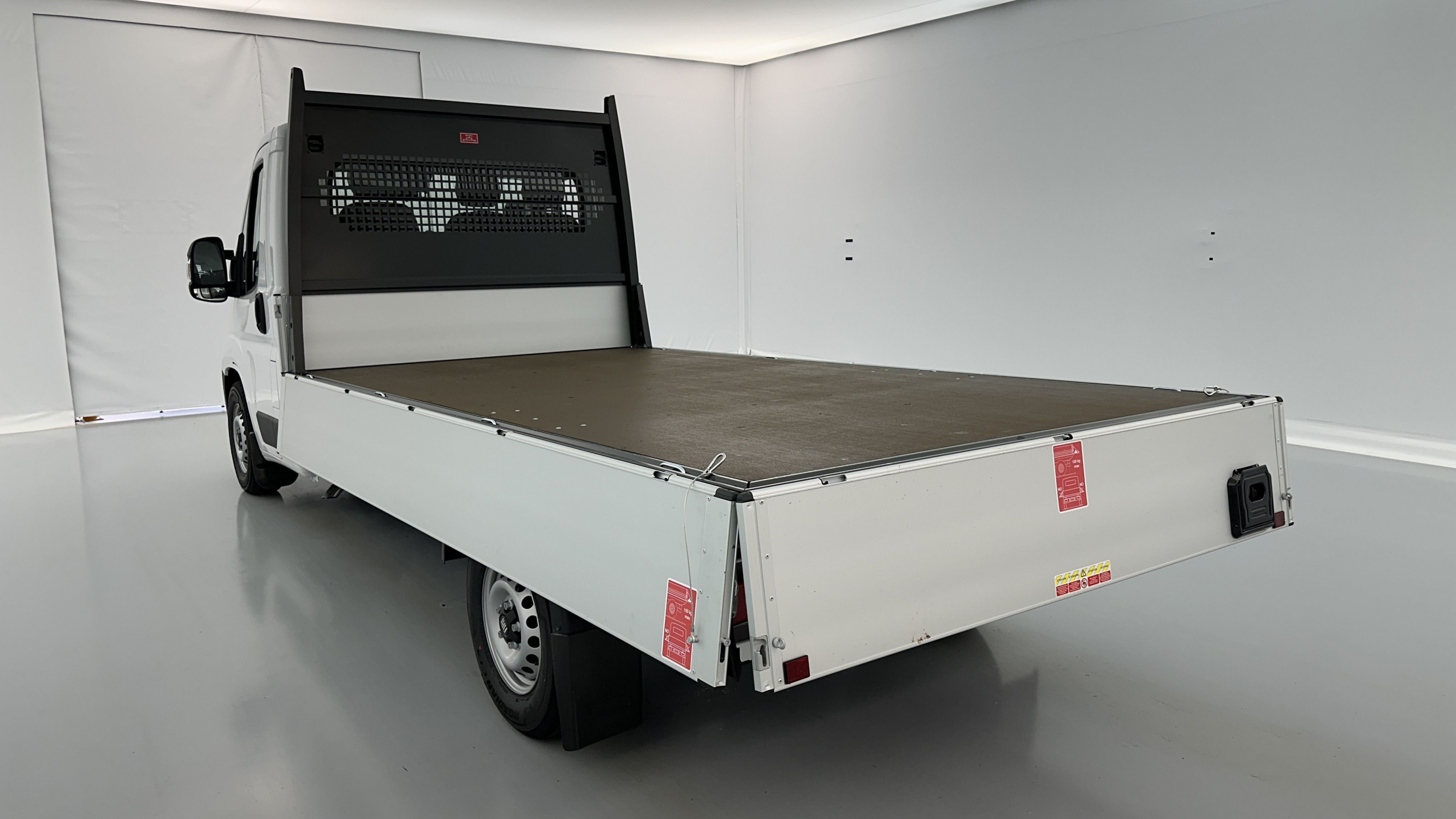 Vente en ligne Fiat Ducato Fourgon DUCATO 3.5 L Maxi 140ch PLATEAU RIDELLES au prix de 33 780 €