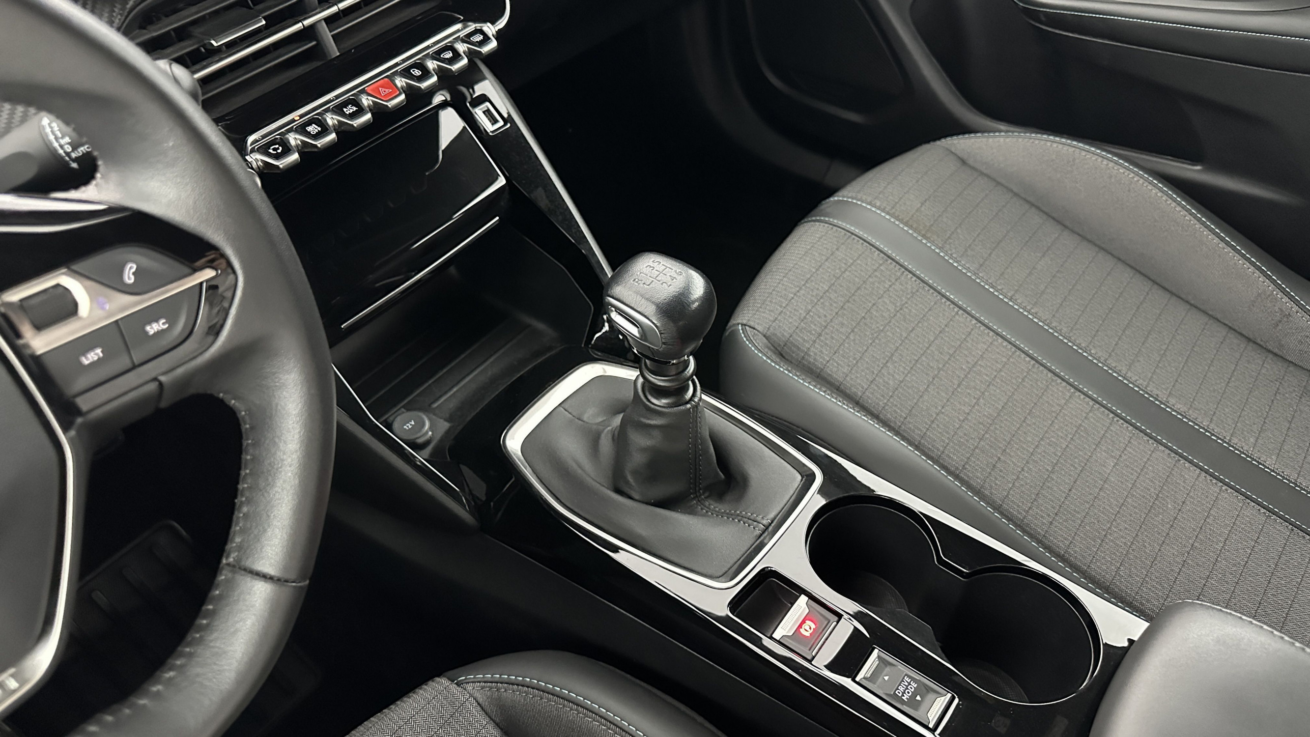 Vente en ligne Peugeot 2008 2008 1.2 PureTech 130ch Allure au prix de 20 110 €
