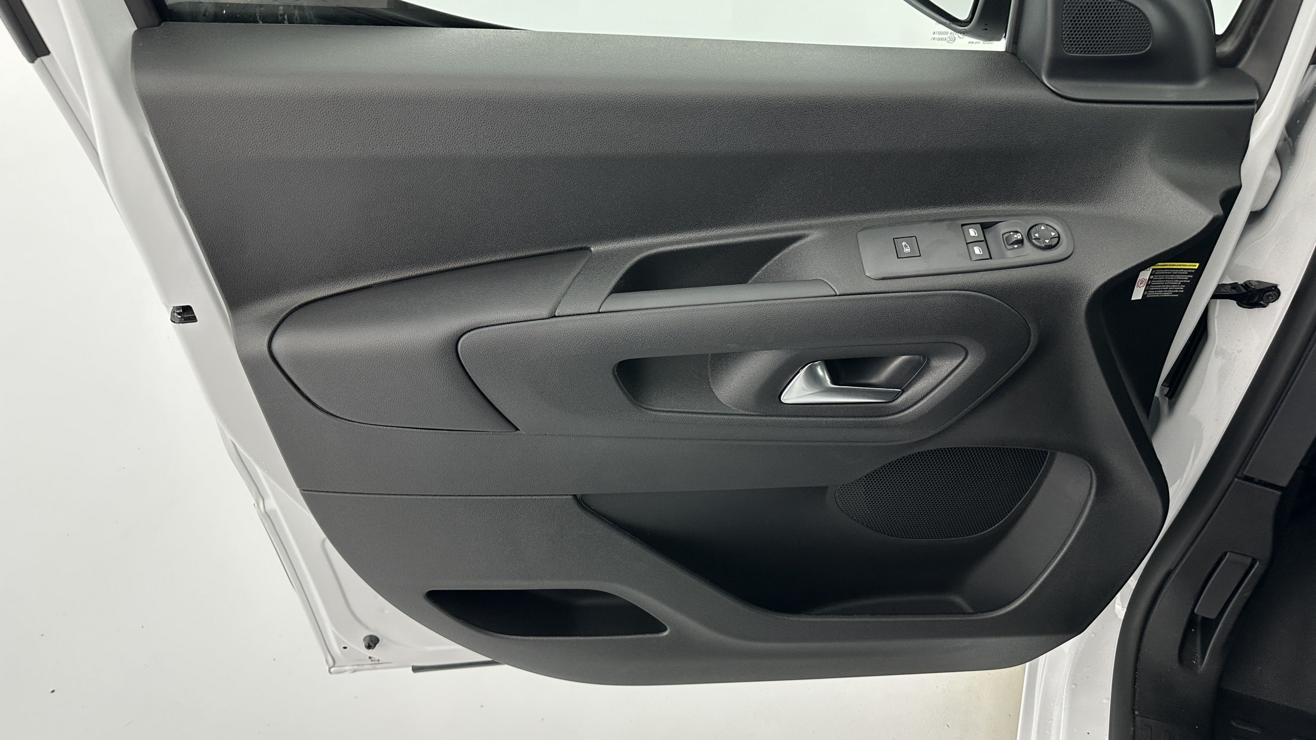 Vente en ligne Opel Combo Cargo COMBO CARGO M 650kg 1.5 BlueHDi 100ch au prix de 22 980 €