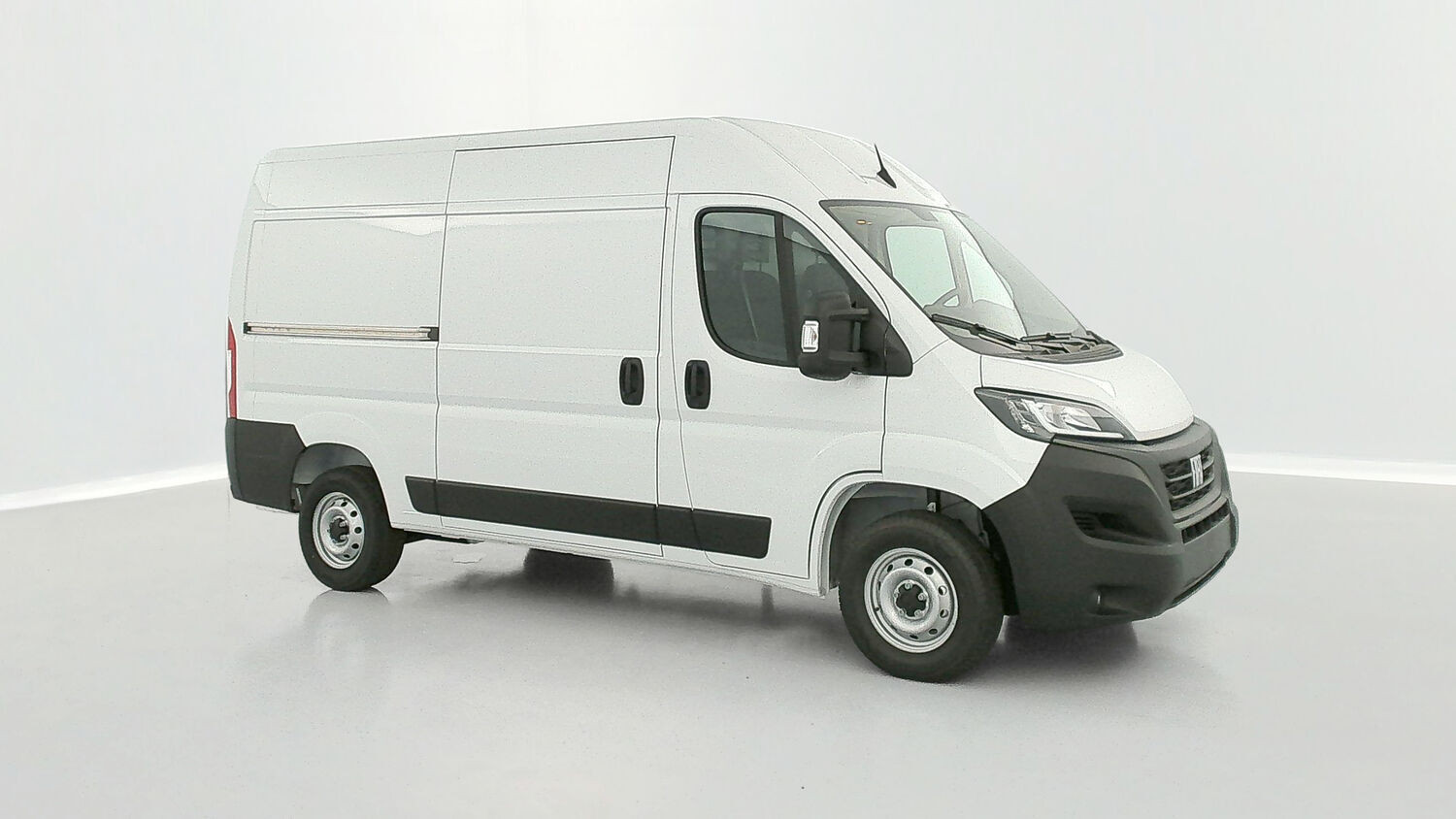 Vente en ligne Fiat Ducato Fourgon DUCATO III 3.5 MH2 H3-Power 140ch au prix de 30 300 €