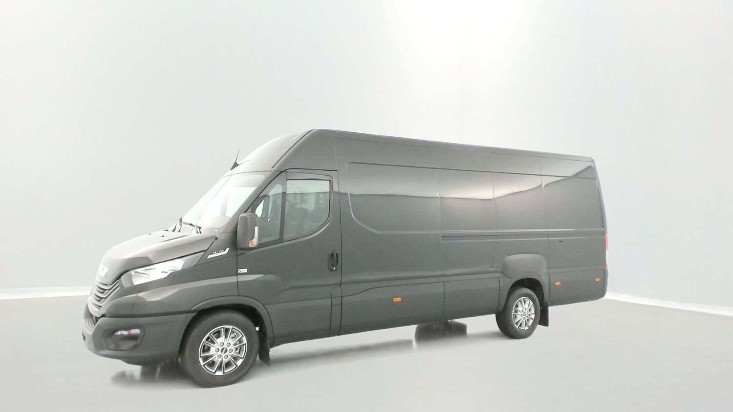 Vente en ligne Iveco Daily DAILY 35S16A8 4100 2.3 156ch 16m³ Hi-Matic au prix de 45 920 €