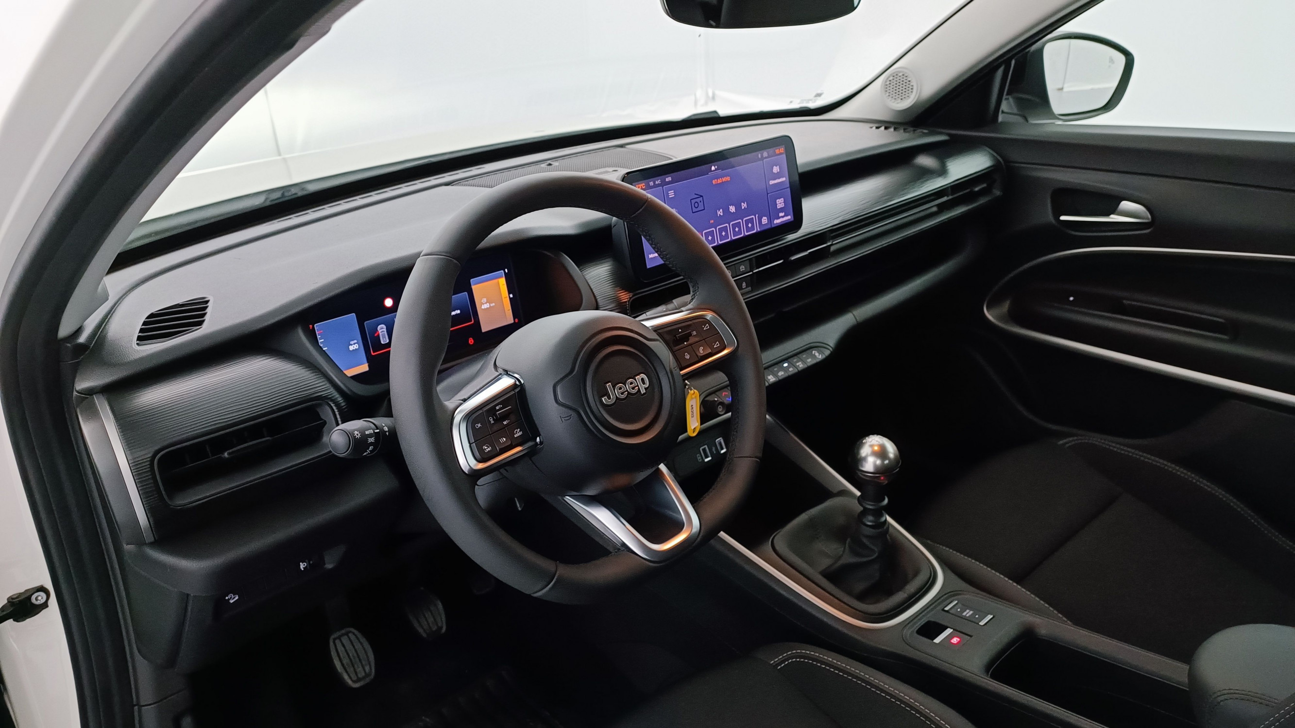 Vente en ligne Jeep Avenger AVENGER 1.2 T3 100ch Altitude au prix de 21 200 €