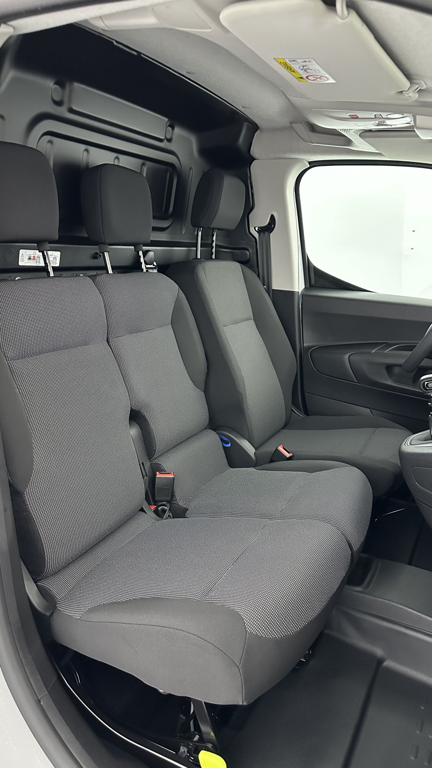 Vente en ligne Opel Combo Cargo COMBO CARGO M 650kg 1.5 BlueHDi 100ch au prix de 22 980 €