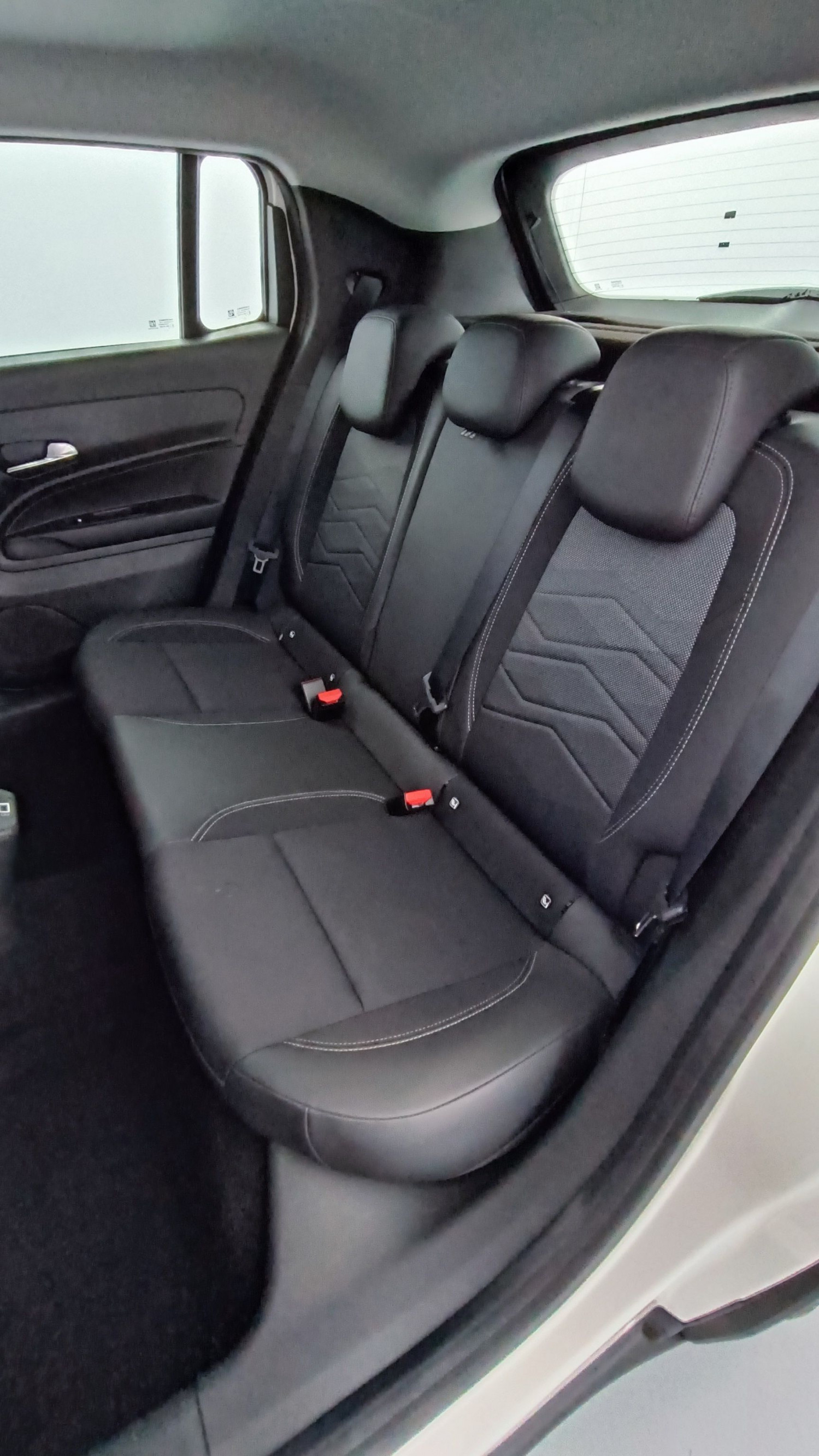 Vente en ligne Jeep Avenger AVENGER 1.2 T3 100ch Altitude au prix de 21 200 €