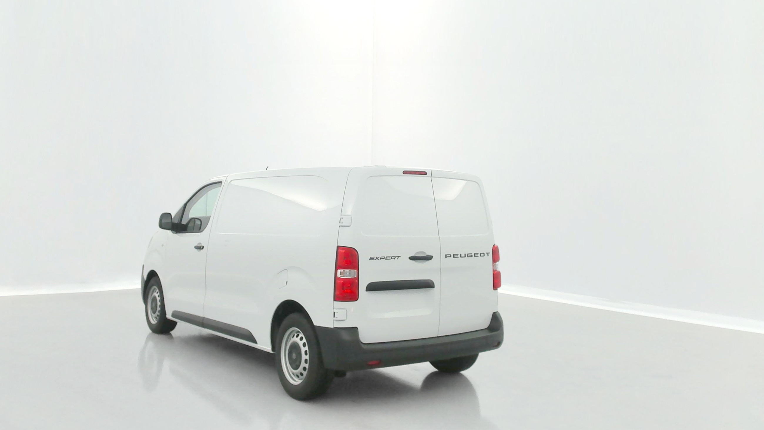 Vente en ligne Peugeot Expert EXPERT III M 2.0 BlueHDi 145ch EAT8 au prix de 31 880 €