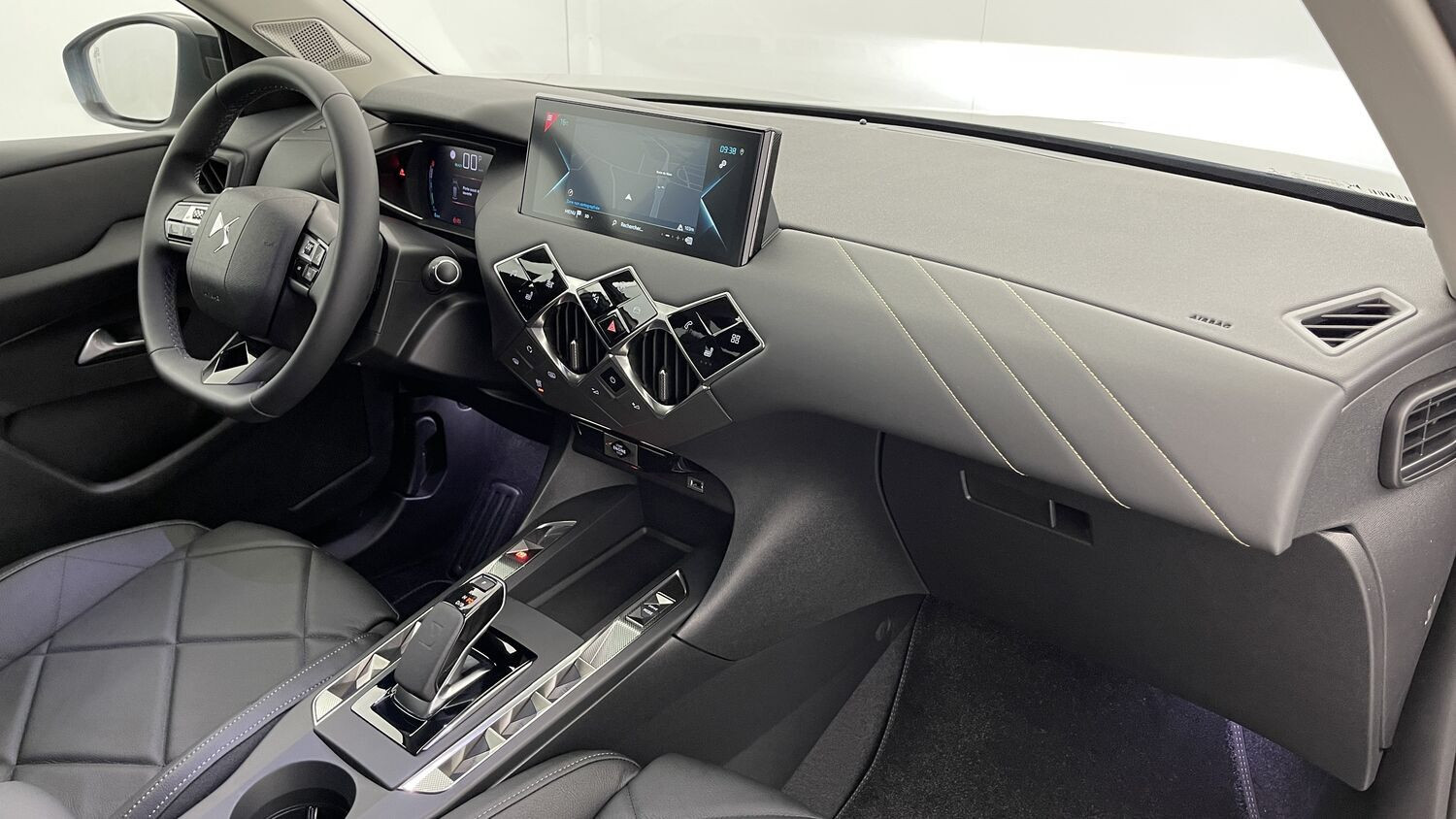 Vente en ligne Ds Ds3 Crossback DS3 CROSSBACK E-Tense Rivoli 136ch au prix de 31 100 €