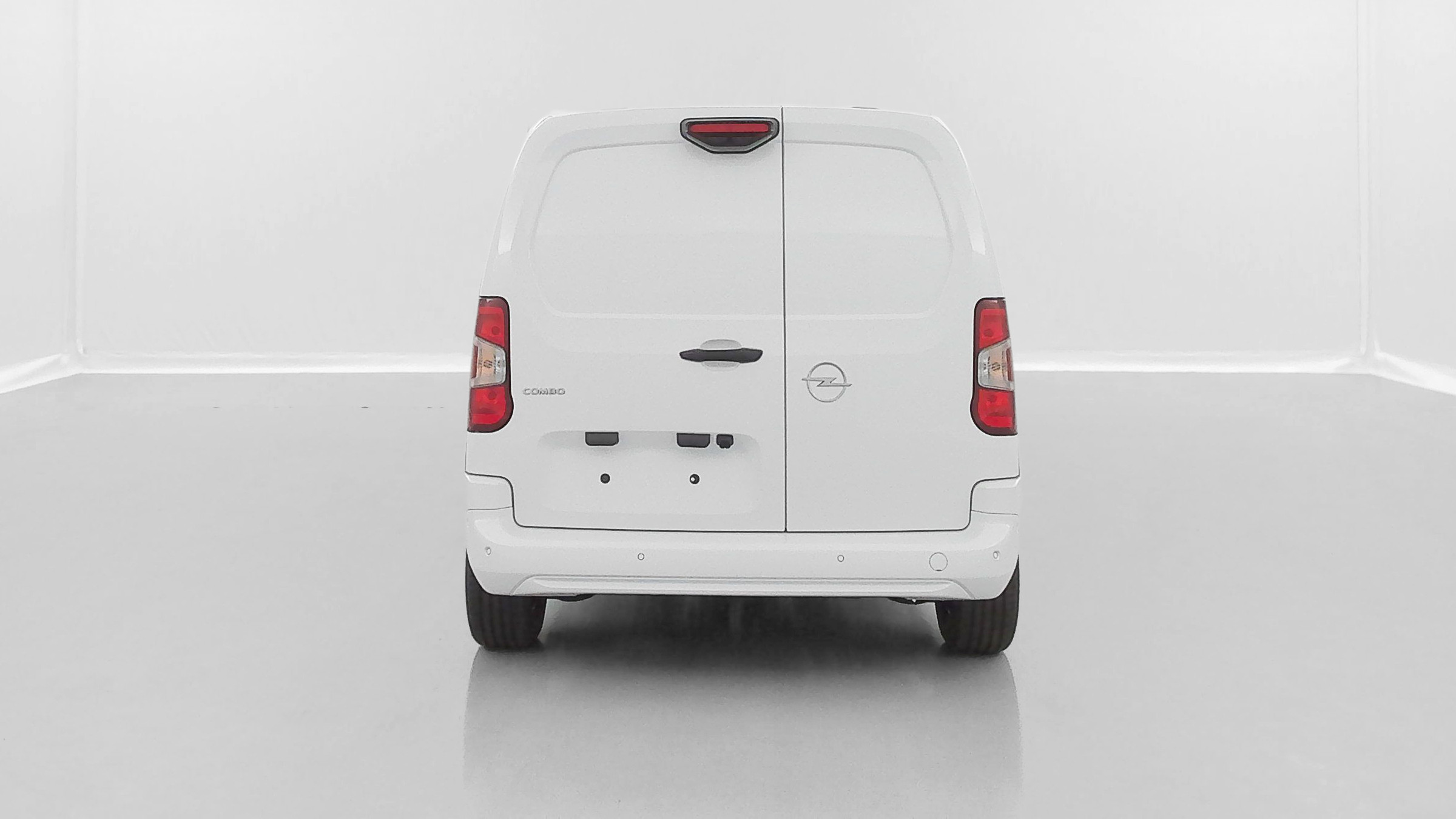 Vente en ligne Opel Combo Cargo COMBO CARGO M 650kg 1.5 BlueHDi 100ch au prix de 22 980 €