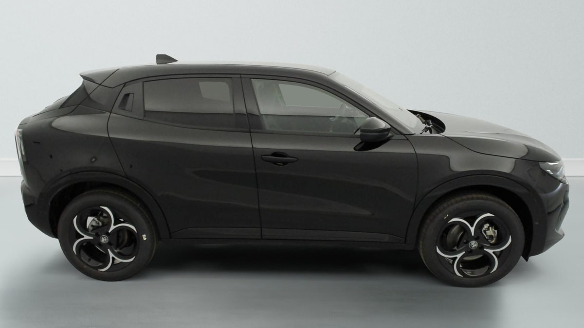 Vente en ligne Alfa Romeo Junior 1.2 Ibrida 145 ch e-DCT6 Ti au prix de 29 960 €