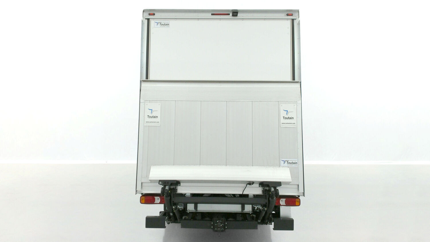 Vente en ligne Iveco Daily DAILY III 35C18HA8 4100 3.0 180ch Caisse 20m³ Toutain au prix de 62 480 €