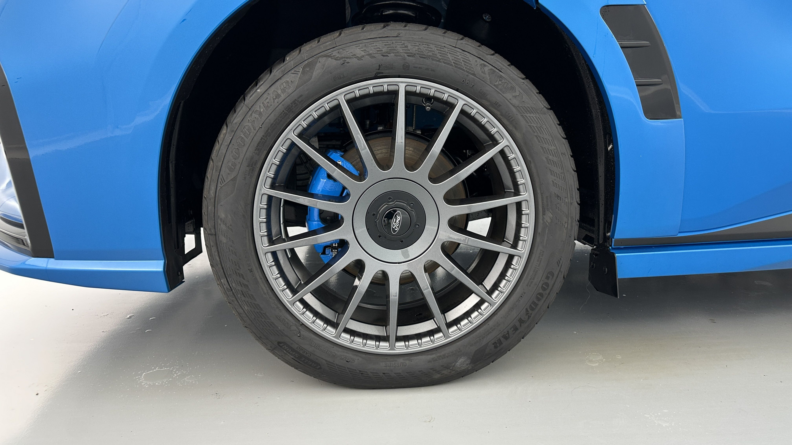 Vente en ligne Ford Transit Custom TRANSIT CUSTOM 320 L2H1 2.0 EcoBlue 170ch MS-RT BVA8 AWD au prix de 67 740 €