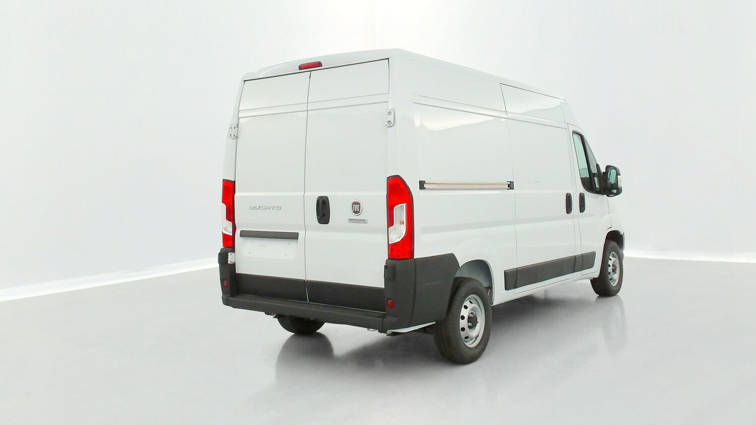 Vente en ligne Fiat Ducato Fourgon DUCATO III 3.5 MH2 H3-Power 140ch au prix de 30 300 €
