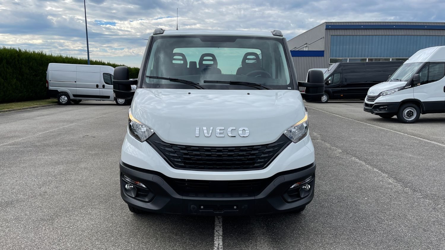 Vente en ligne Iveco Daily DAILY III 35S16H 4100 3.0 160ch Porte Voiture Plat'fix PF18 Alu au prix de 58 040 €