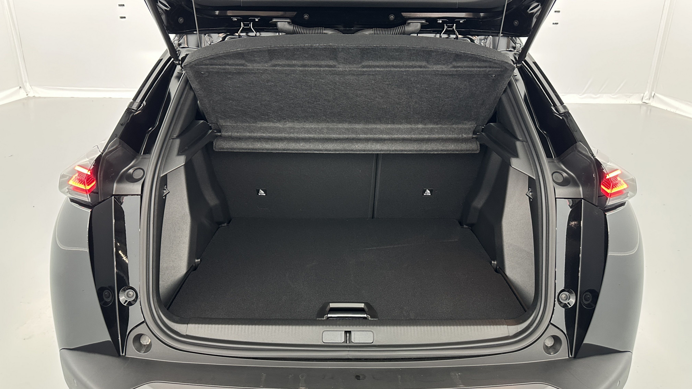 Vente en ligne Peugeot 2008 2008 II(2) 1.2 Hybrid 136ch GT e-DCS6 au prix de 28 700 €
