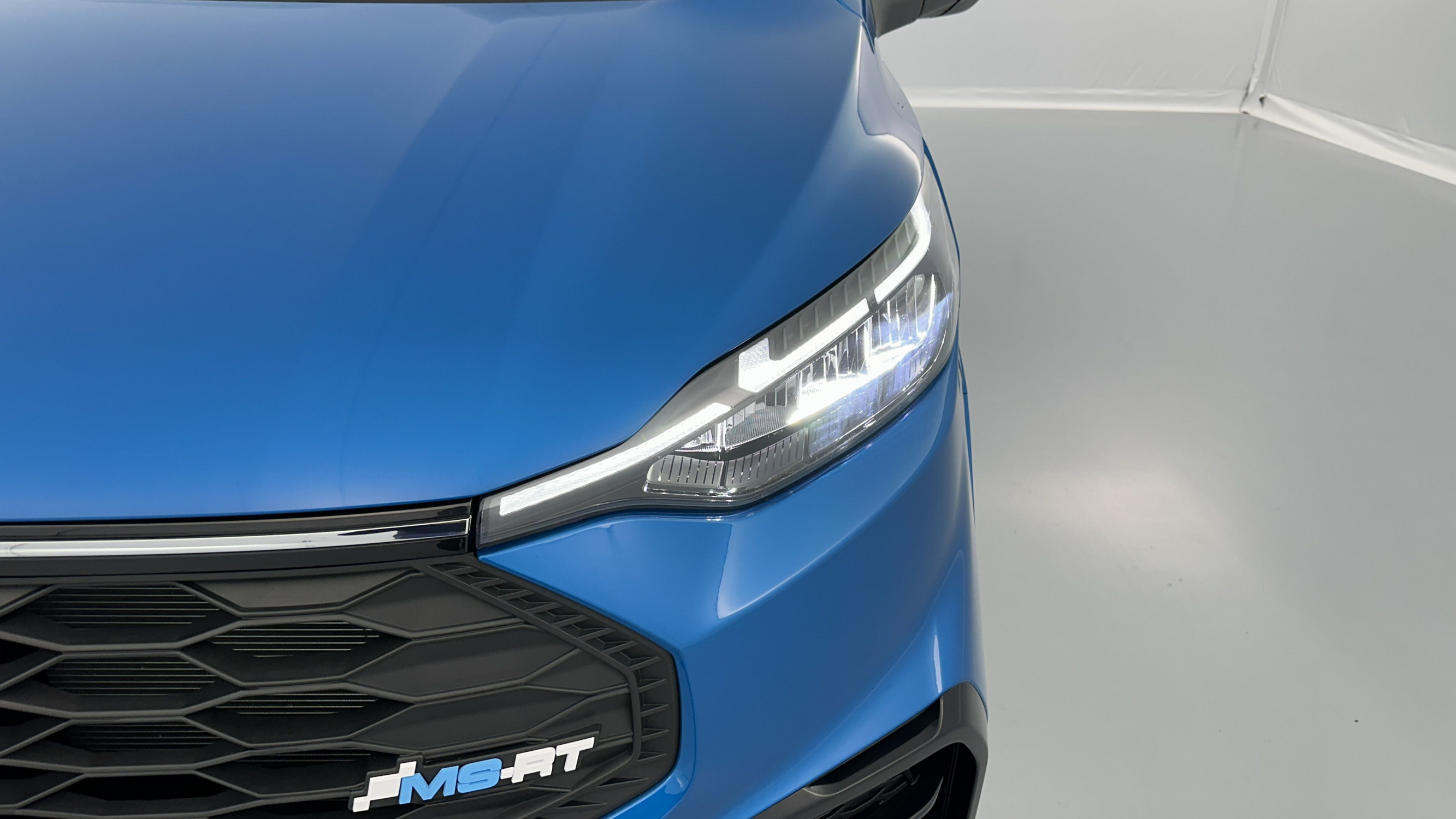 Vente en ligne Ford Transit Custom TRANSIT CUSTOM 320 L2H1 2.0 EcoBlue 170ch MS-RT BVA8 AWD au prix de 67 740 €